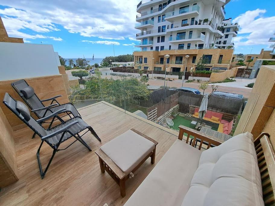 Two-Bedroom Apartment with Balcony and Sea View photo 3