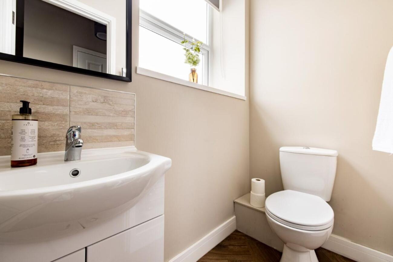 One Bedroom Apartment - Photo 2