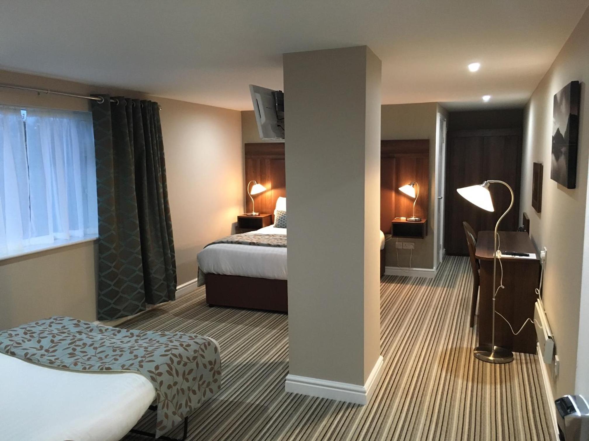 Deluxe Family Room (2 Adults + 2 Children) - Photo 4
