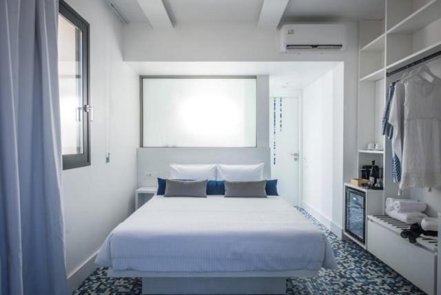 Deluxe Double Room with Balcony and Sea View photo 3