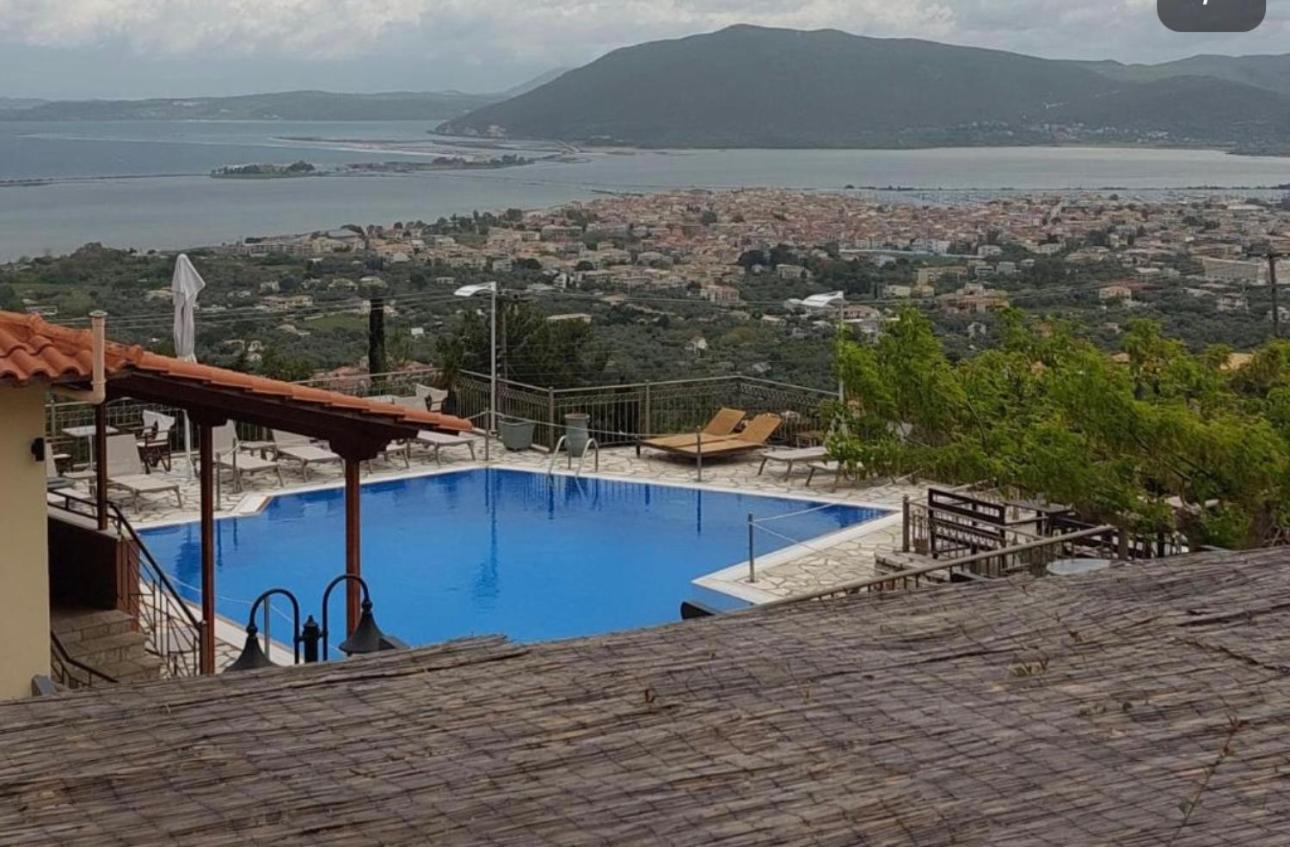 Deluxe Double Room with Side Sea View photo 3