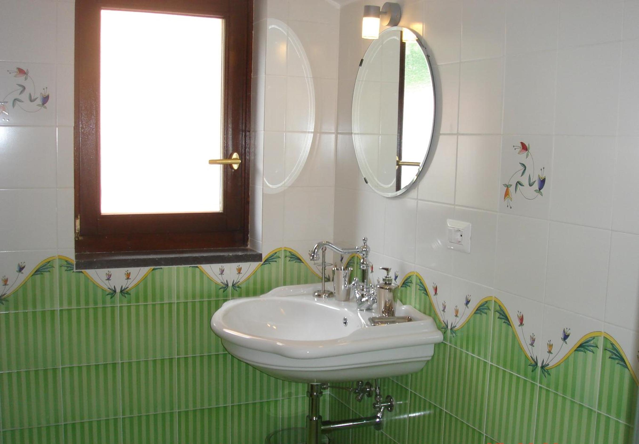 Large Double Room - Photo 3