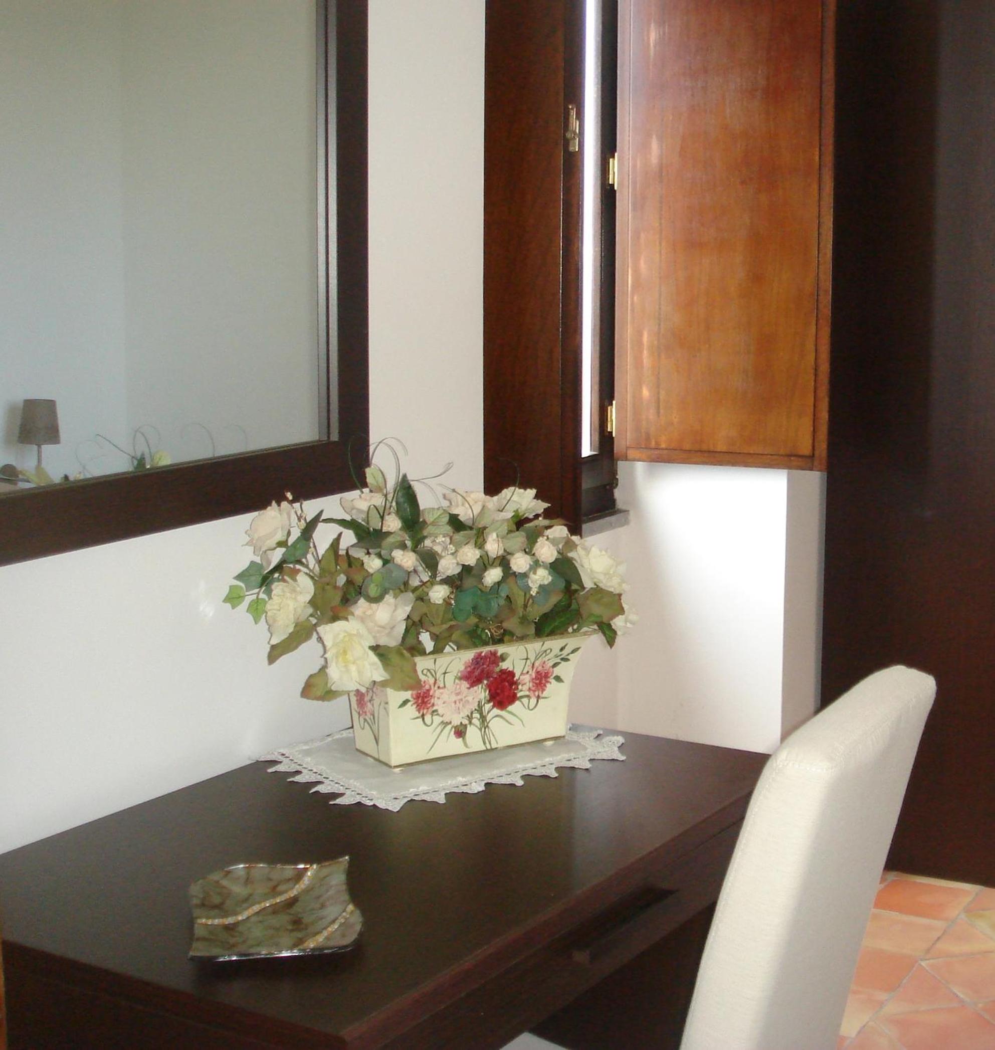 Double Room with Private External Bathroom - Photo 2