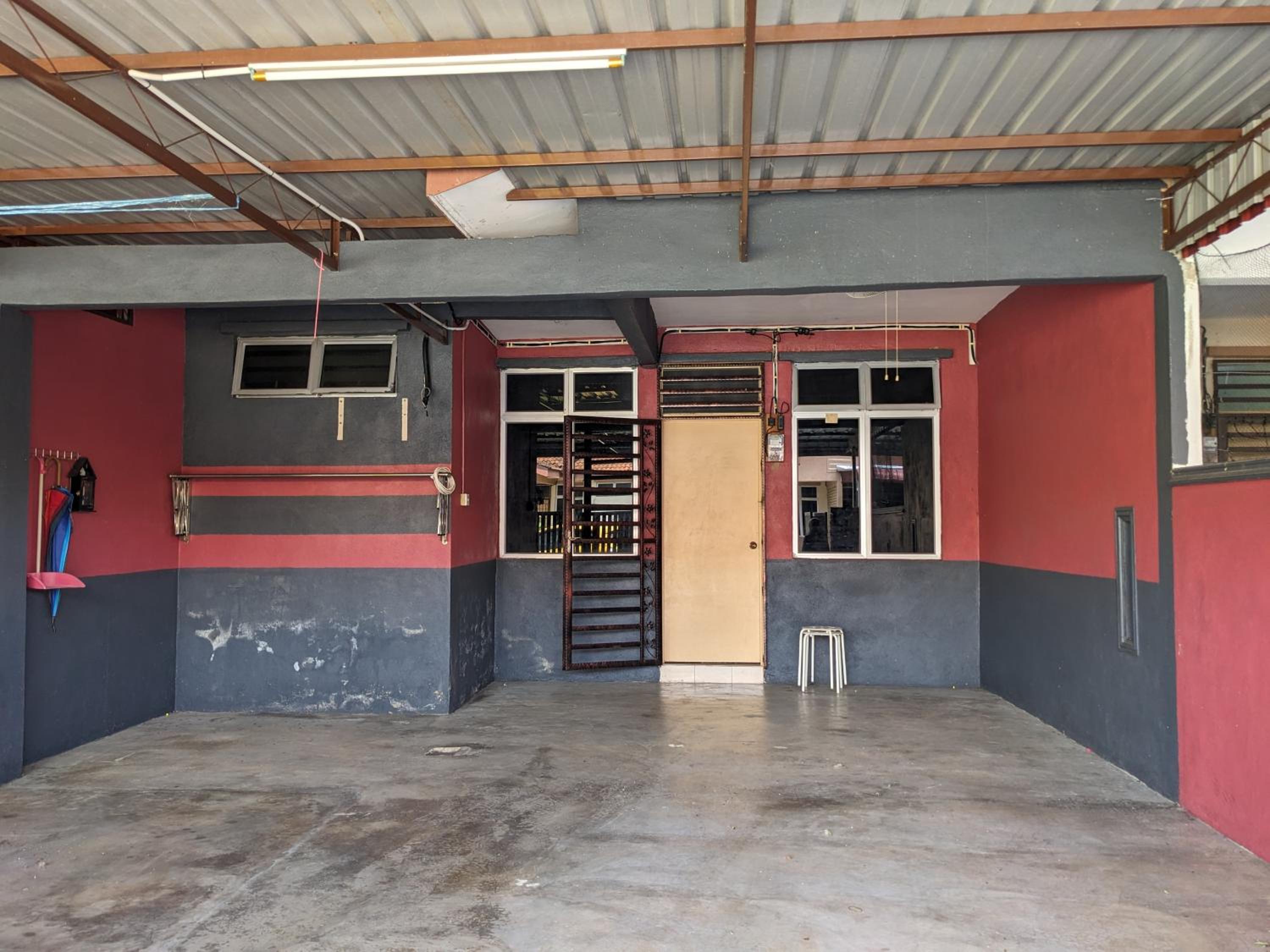Three-Bedroom House photo 1
