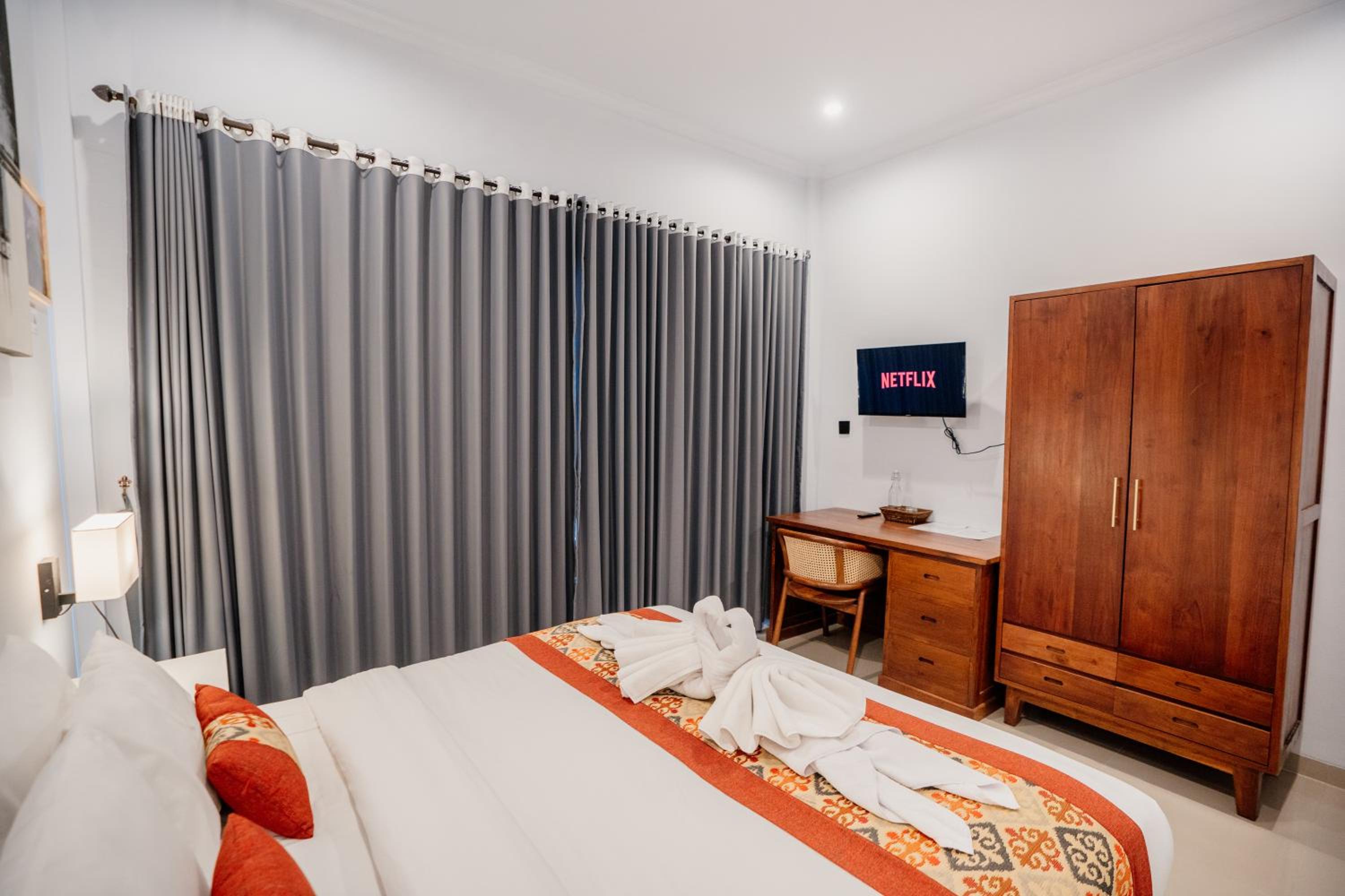 Deluxe Double Room - Photo 11