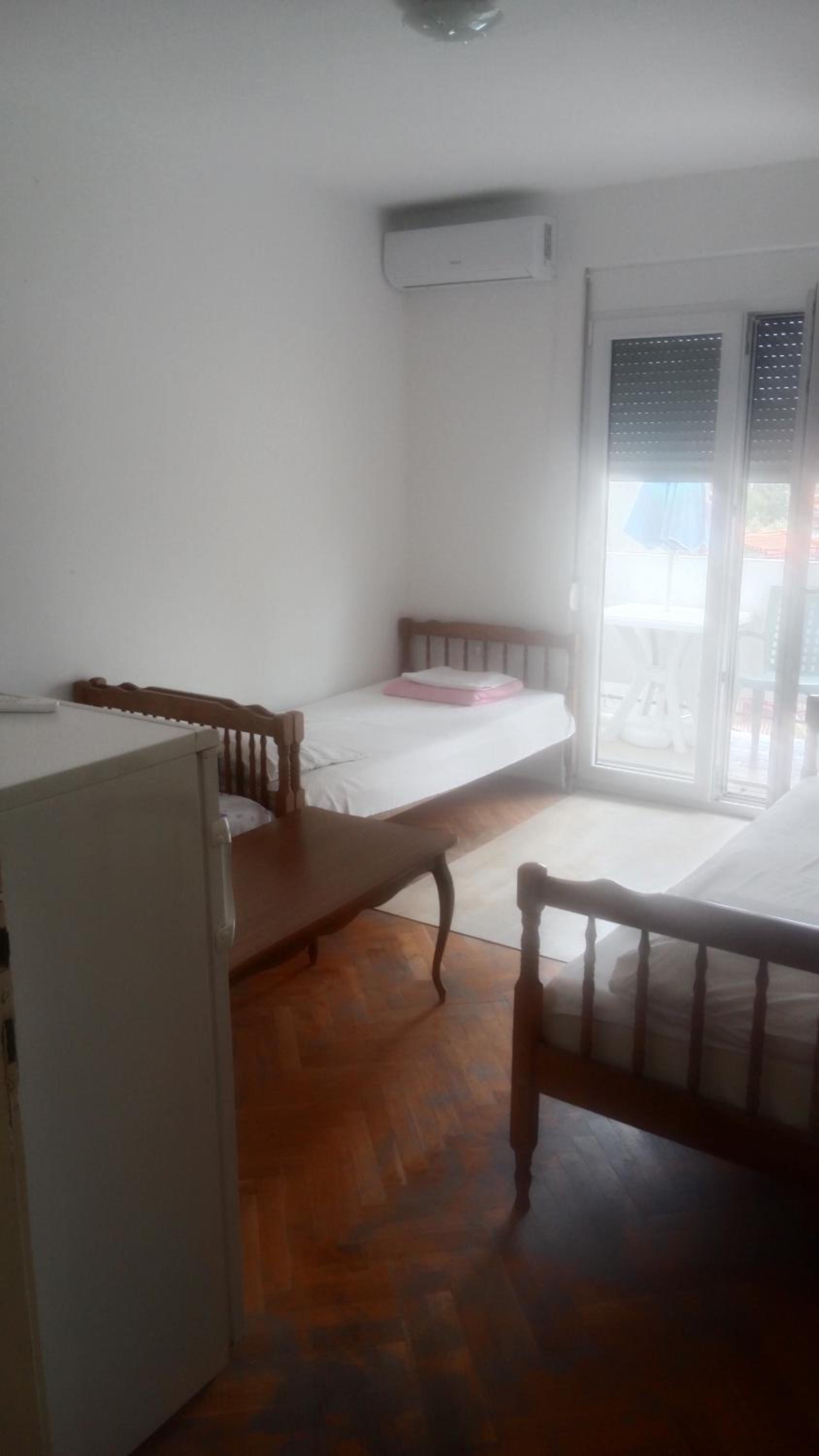 Economy Triple Room