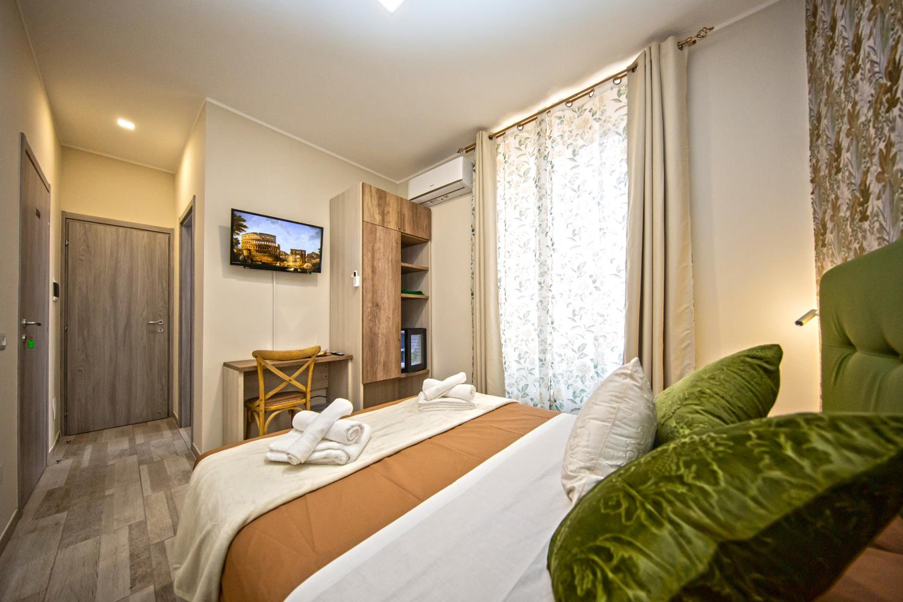 Standard Double Room photo 3