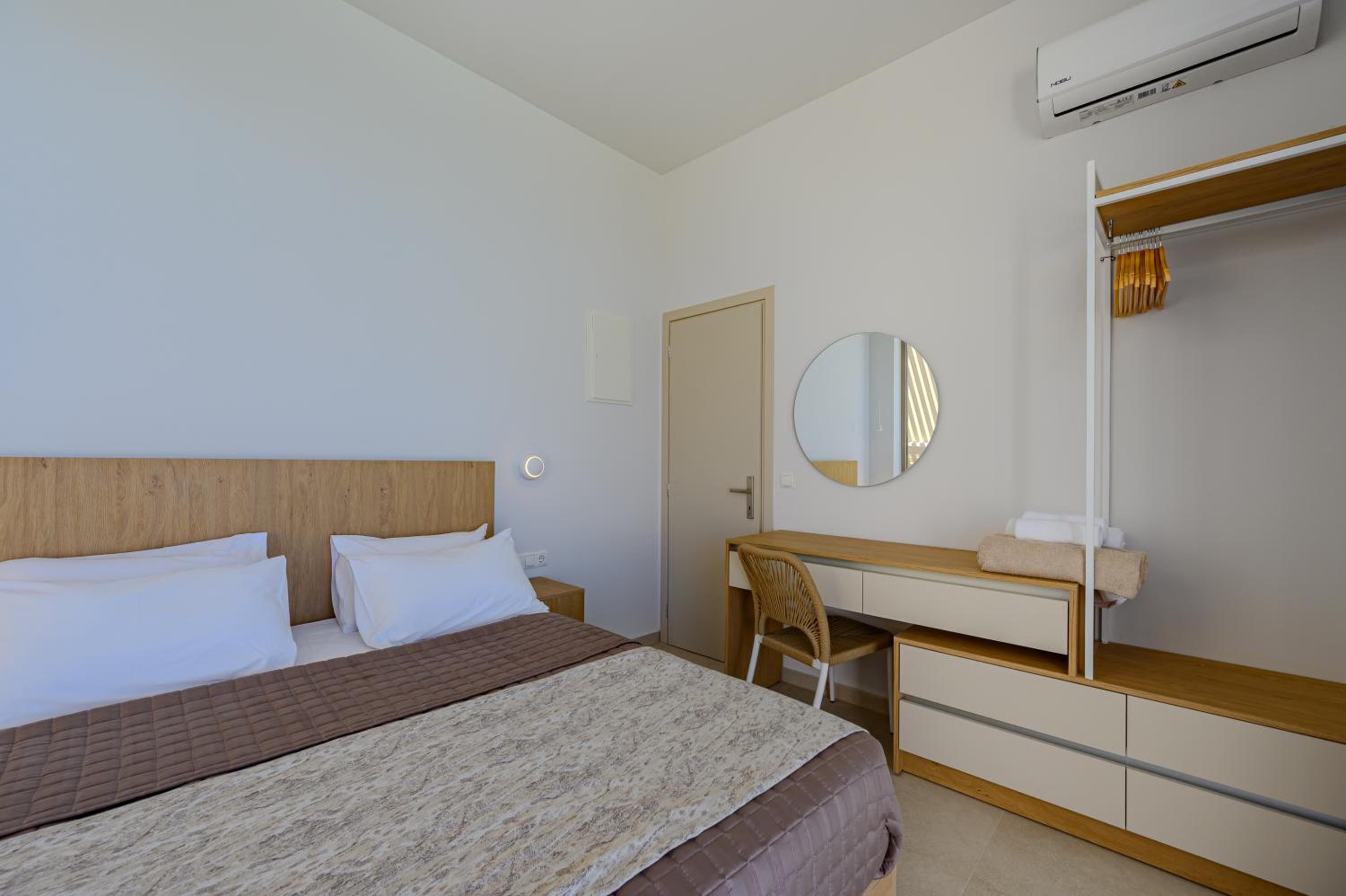 Villa with Sea View - Pyrgos Exquisite 5 photo 3