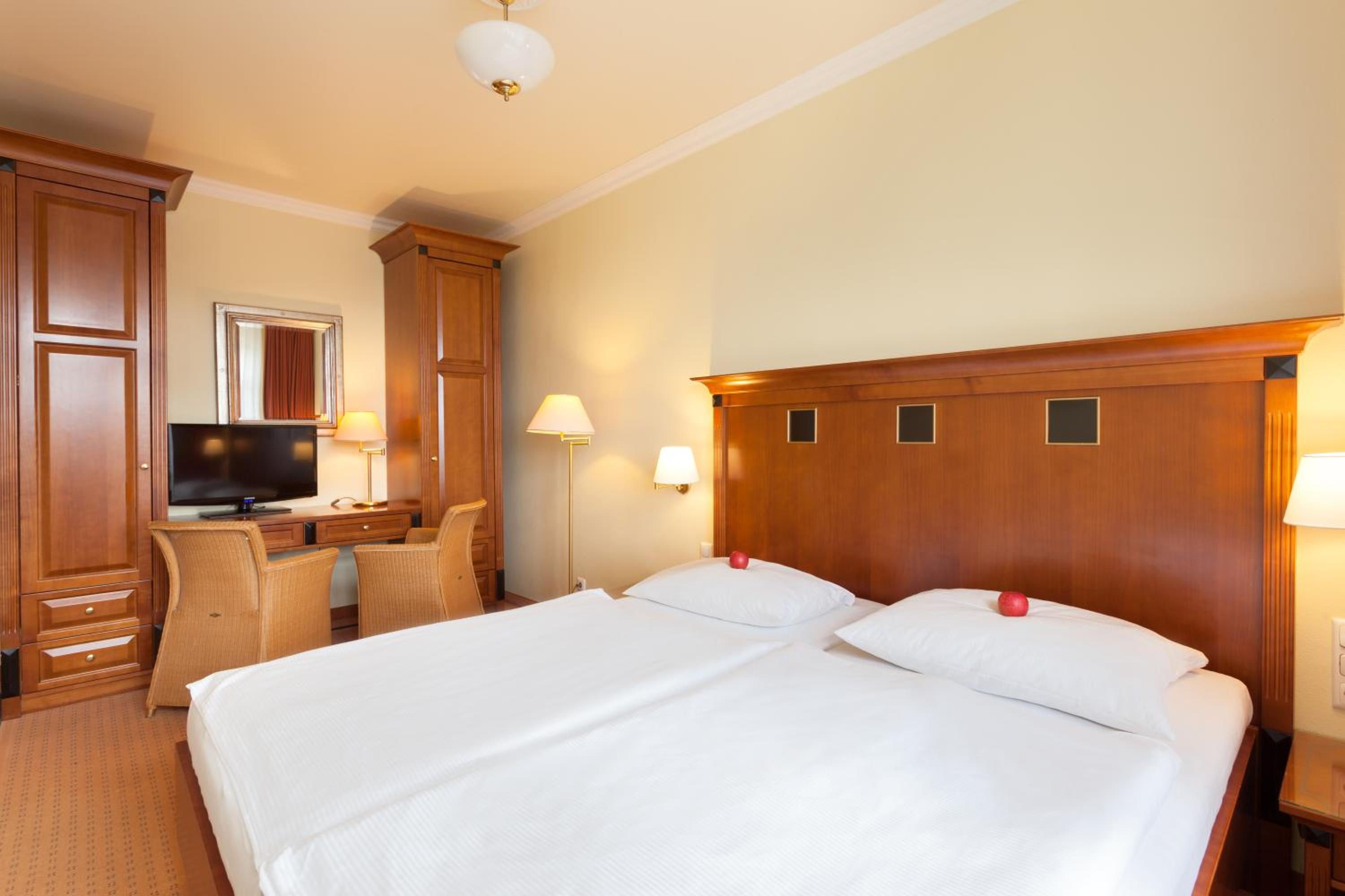 Double Room in the Dependences