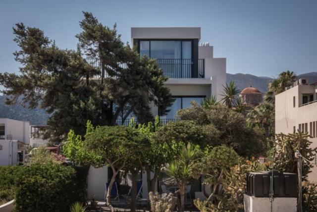 Deluxe Double Room with Balcony and Sea View photo 2