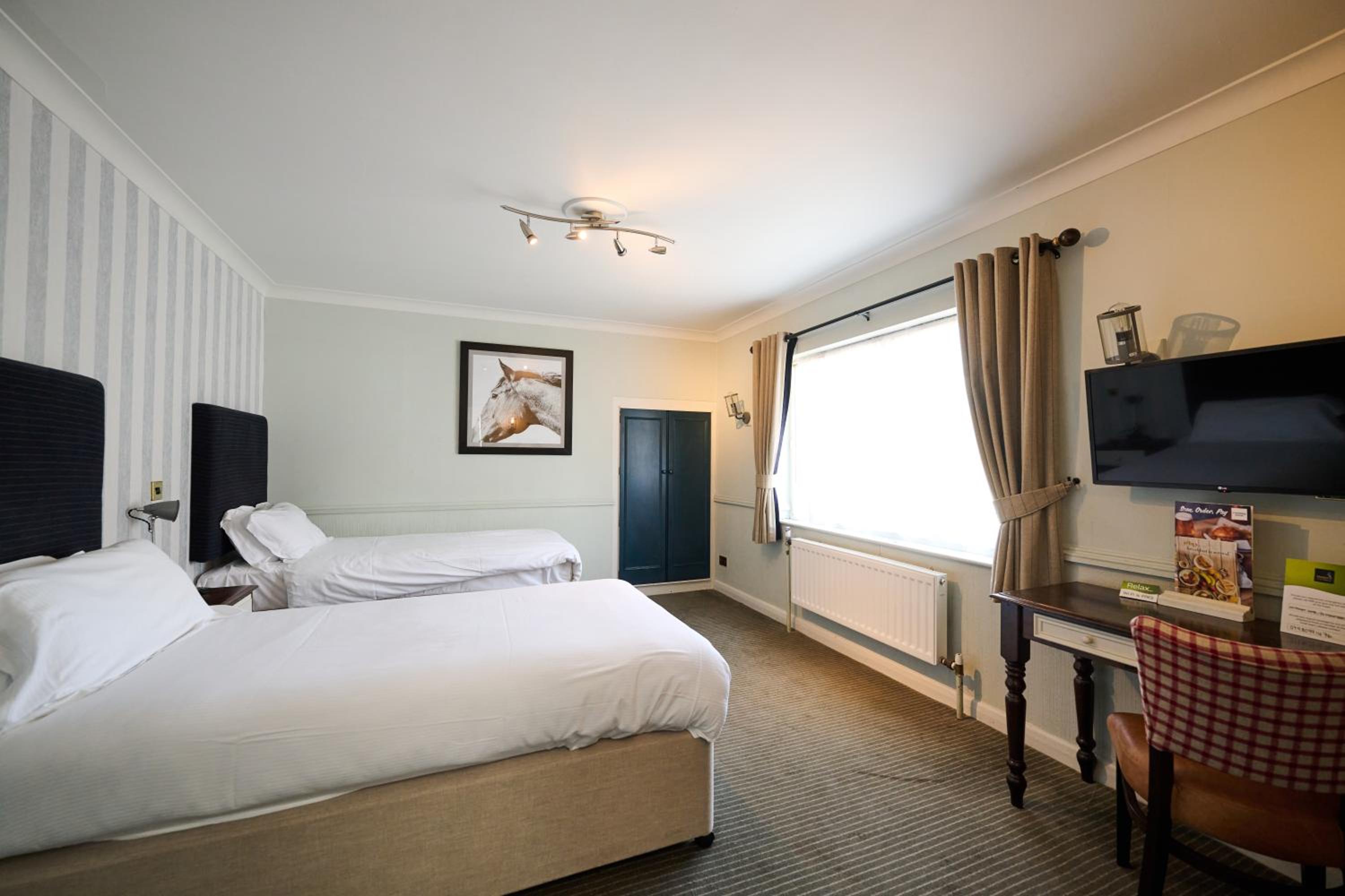 Double or Twin Room photo 2