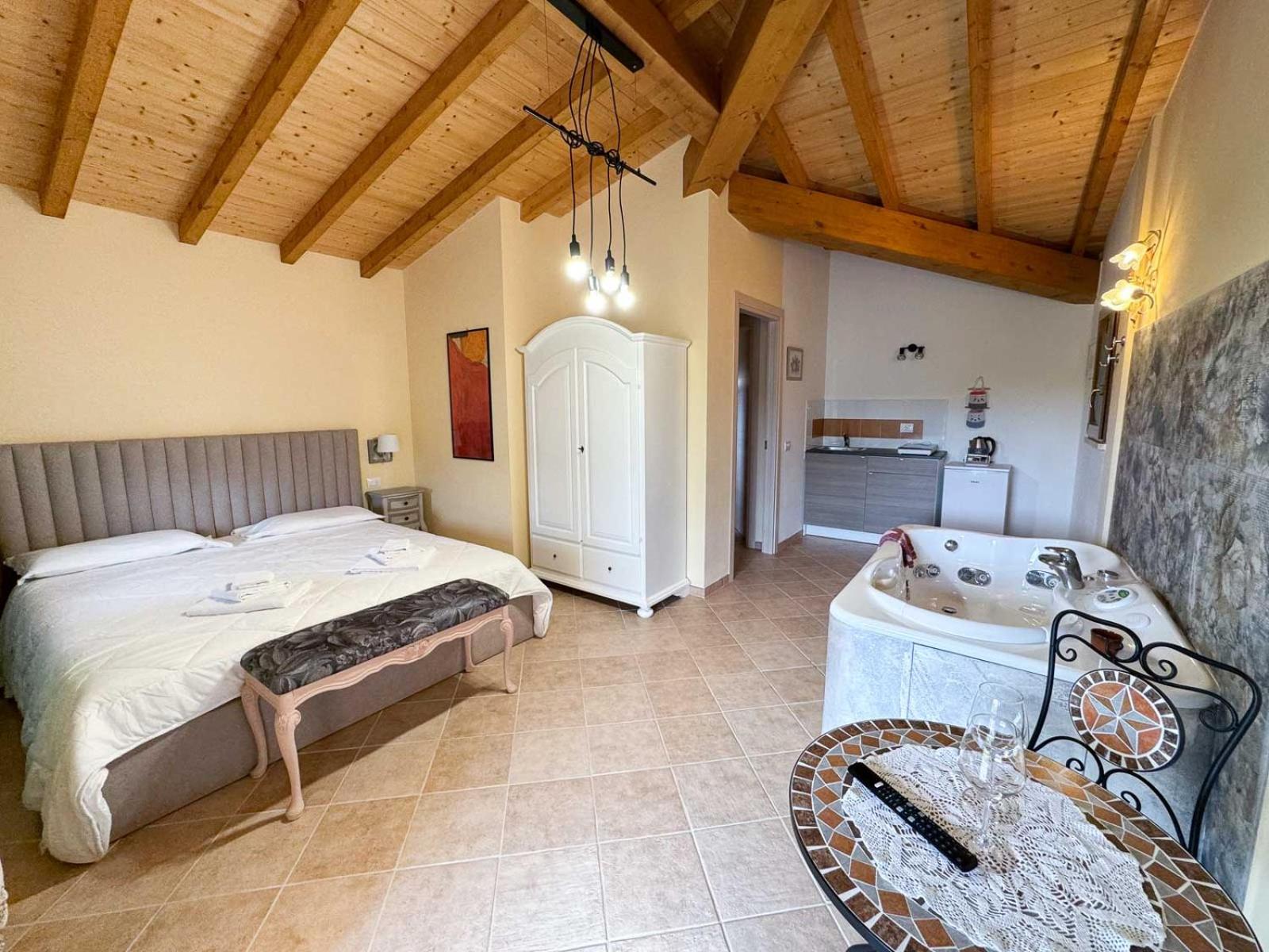 King Suite With Spa Bath photo 3