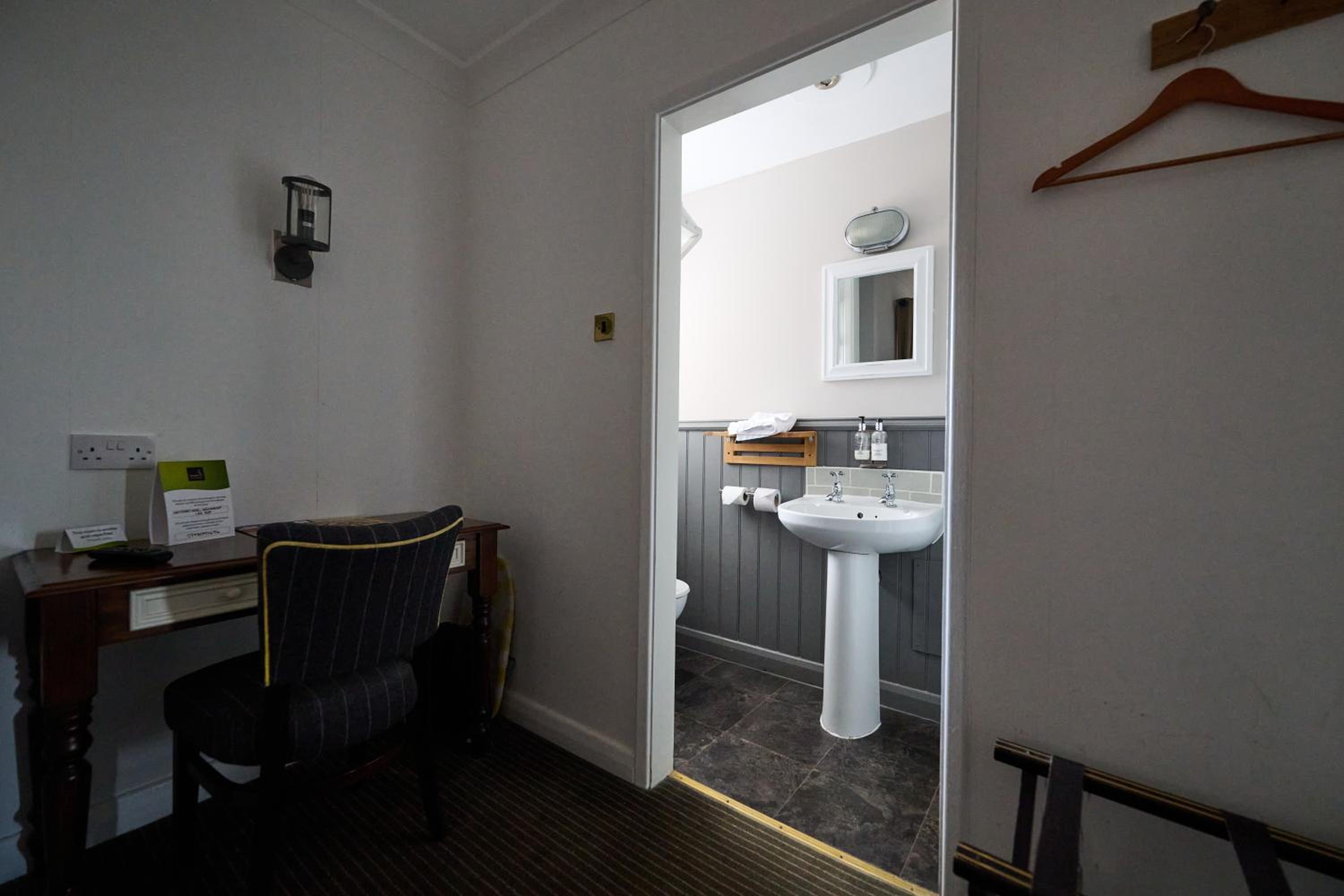 Single Room photo 3