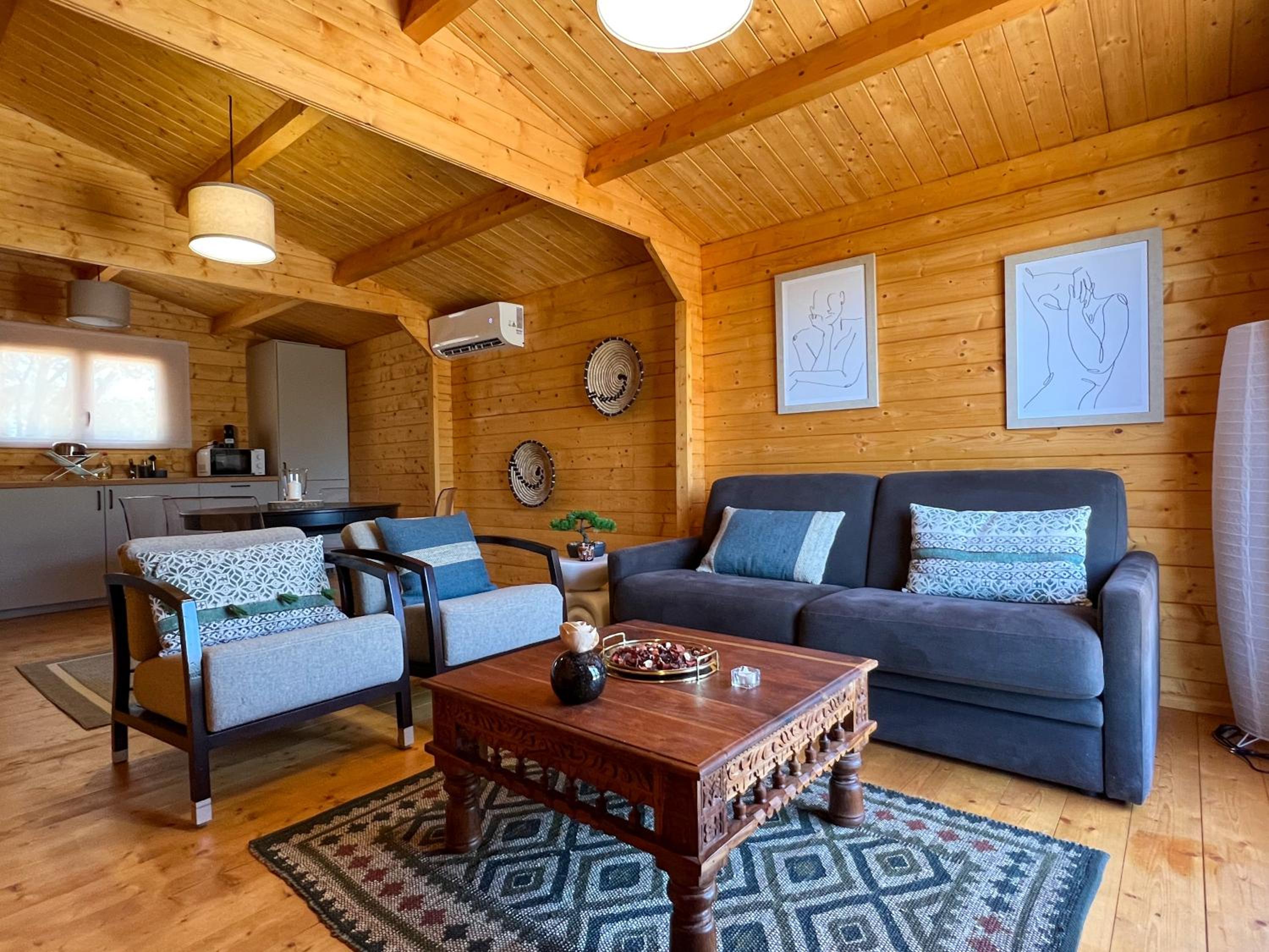 One-Bedroom House photo 1