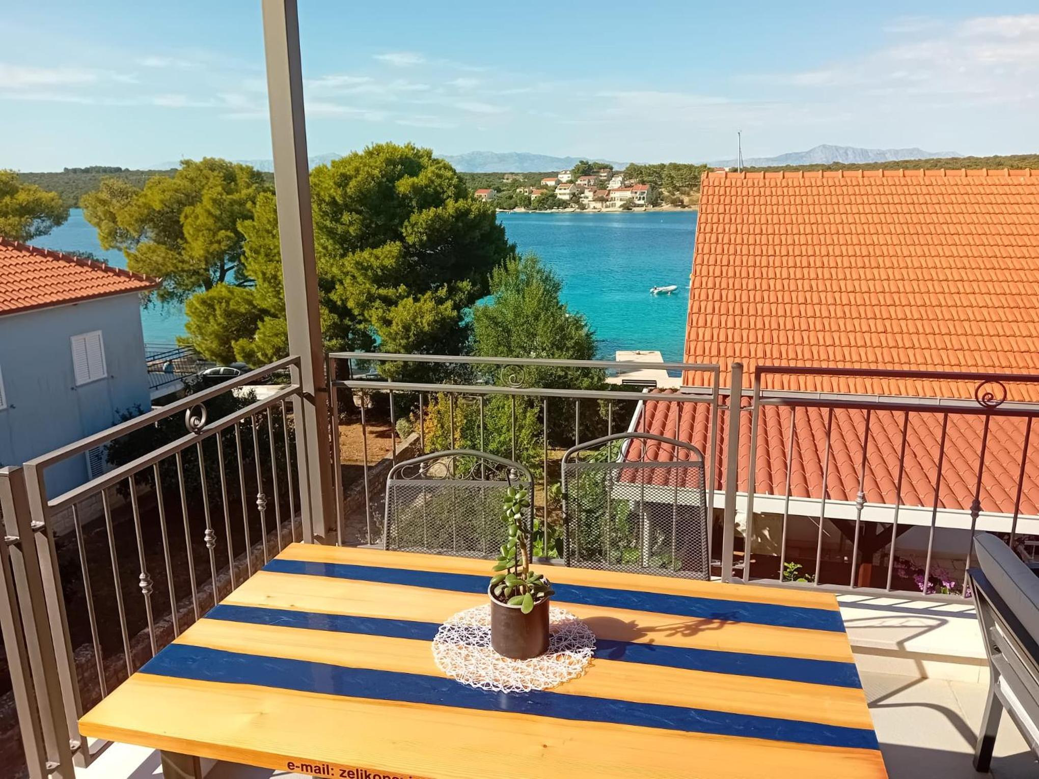 One-Bedroom Apartment with Garden photo 2
