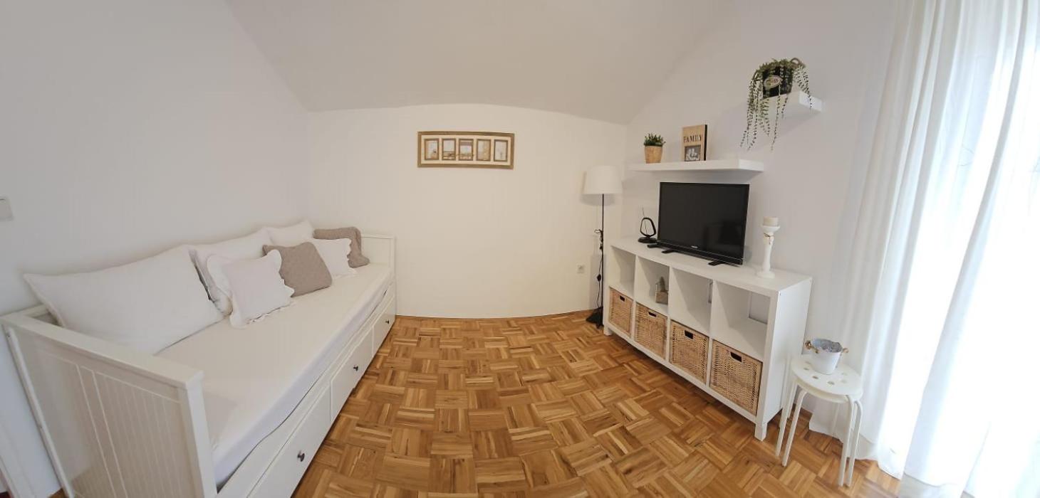 Four-Bedroom House photo 1