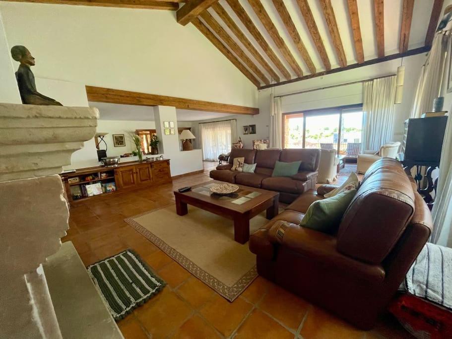Casa de Seis Habitaciones