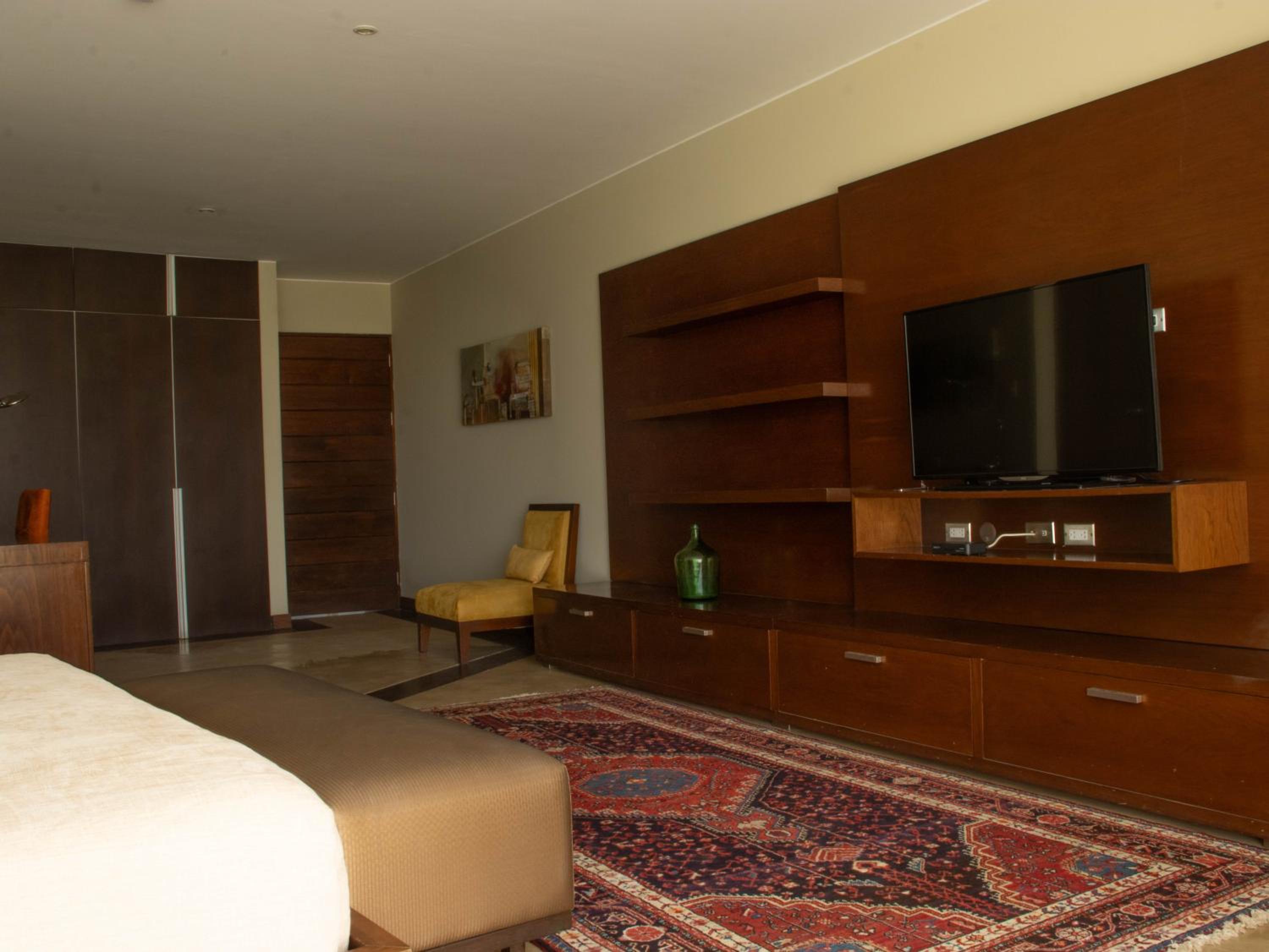 Standard King Room photo 2