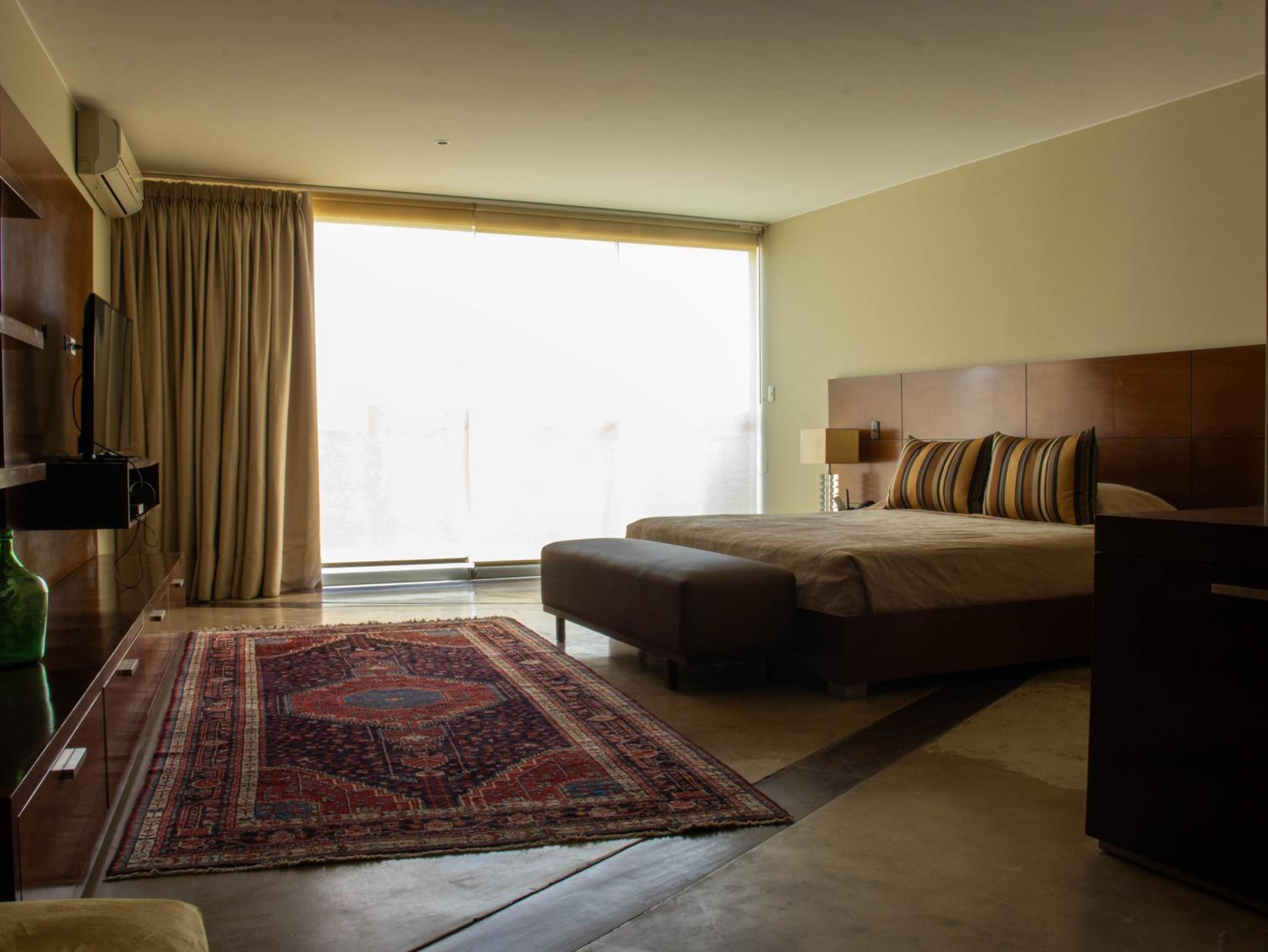 Standard King Room photo 1