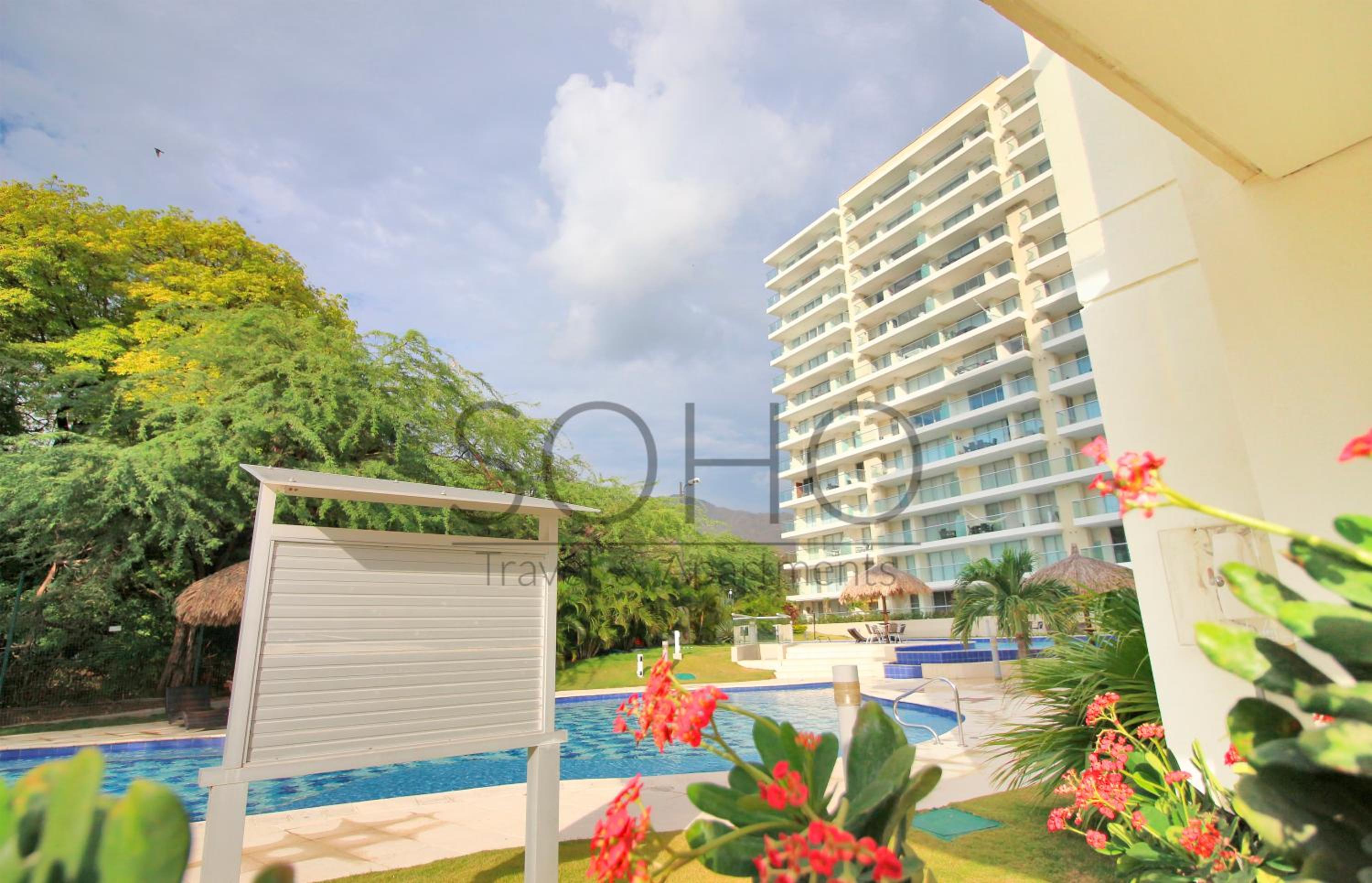 One-Bedroom Apartment With Pool View photo 2