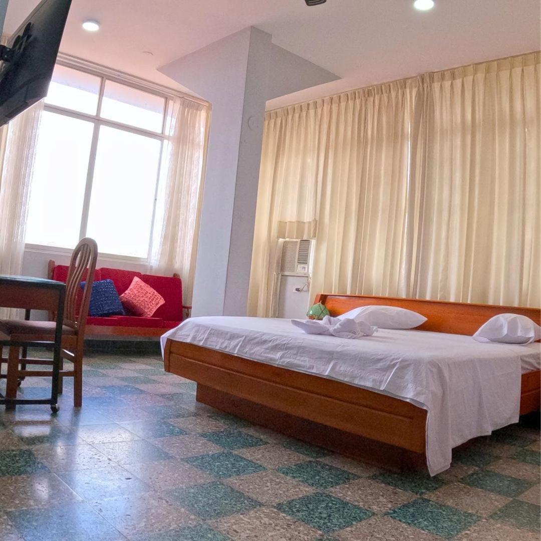 Studio with Spa Bath