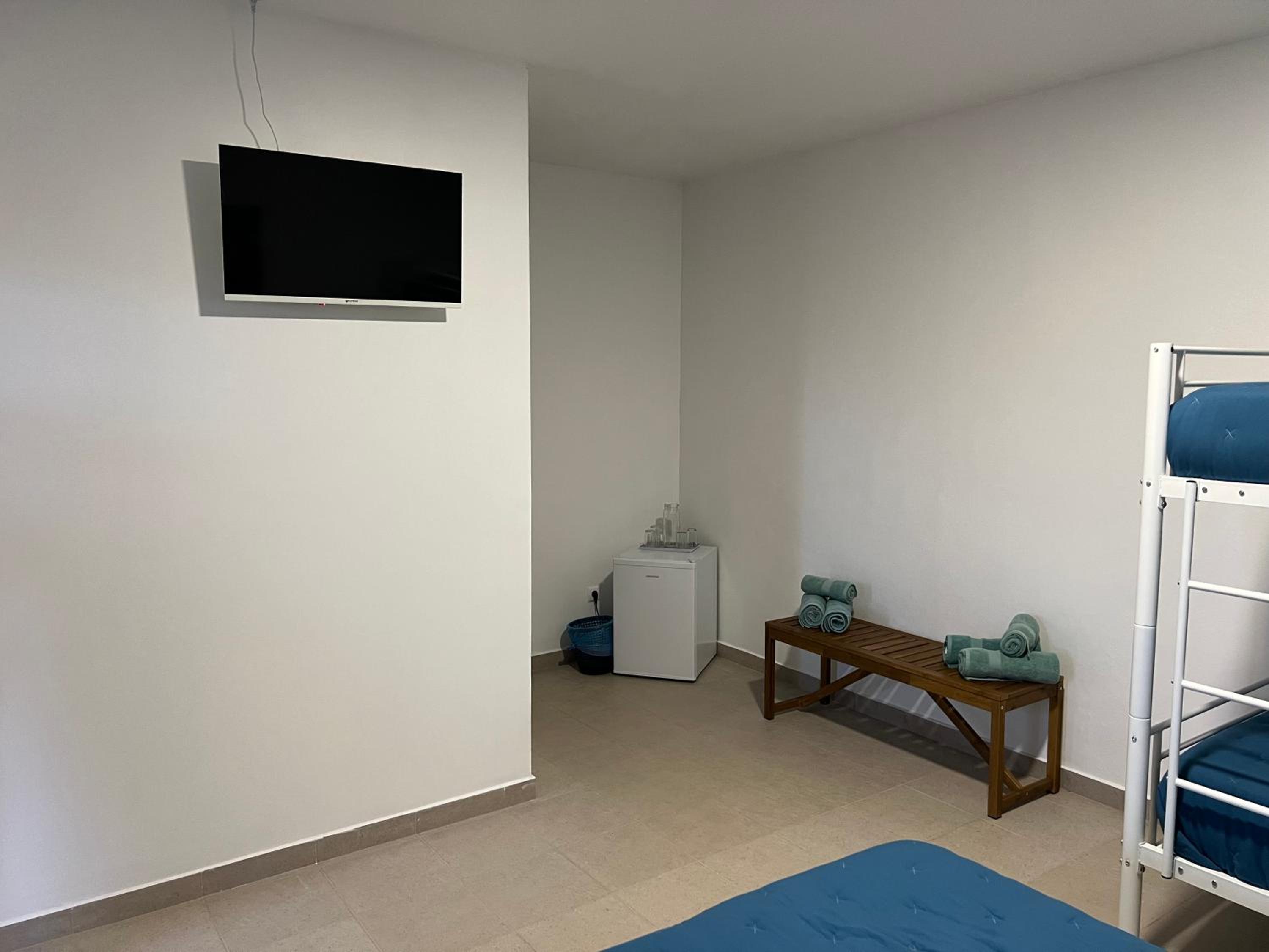 Family Room with Private Bathroom photo 1