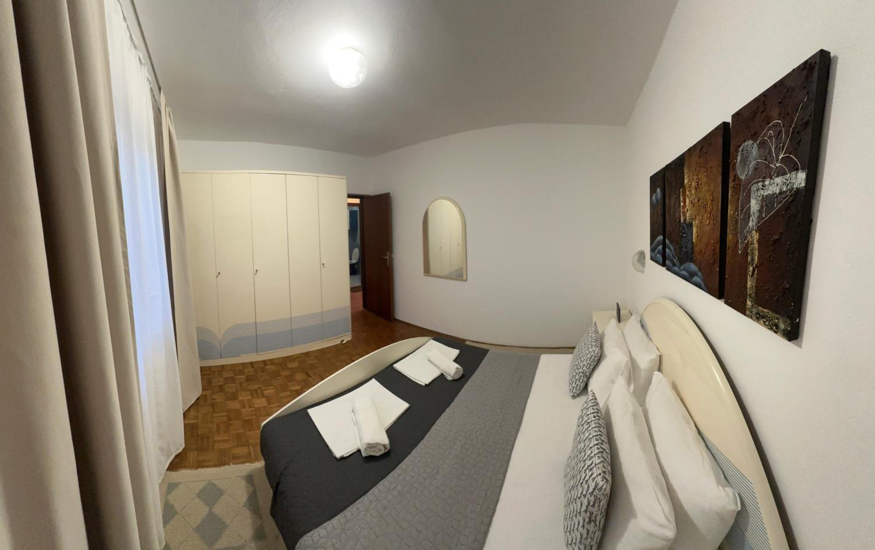 One-Bedroom Apartment photo 3
