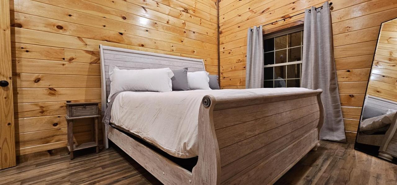 One-Bedroom House photo 1