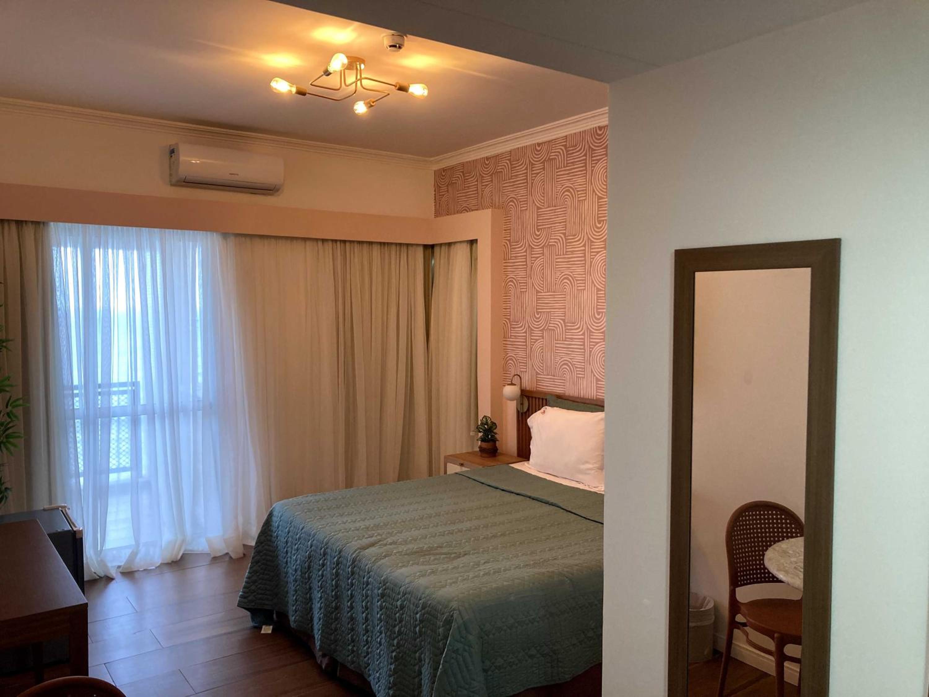 Deluxe Suite with Sea View