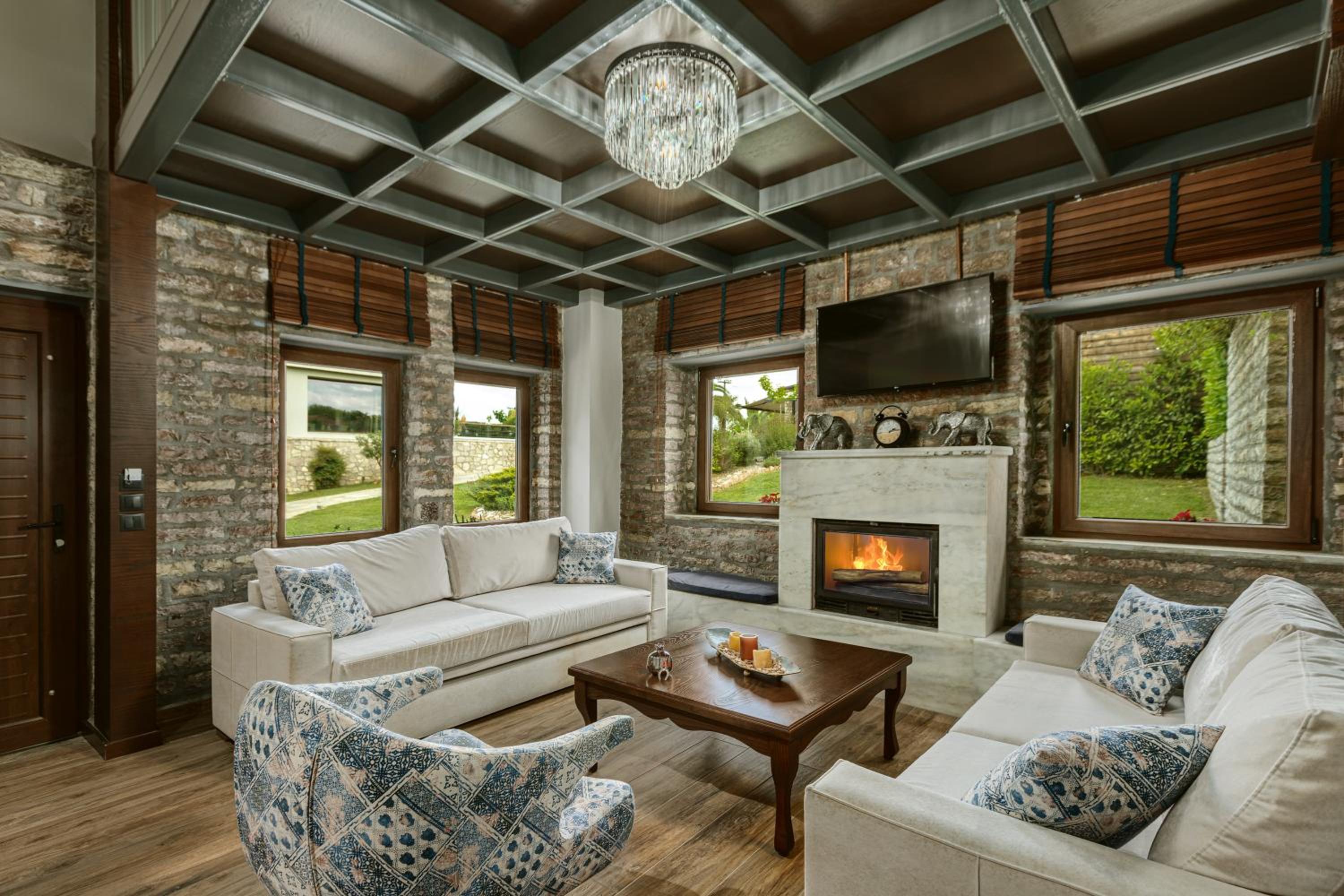 Blue Suite - Photo 1