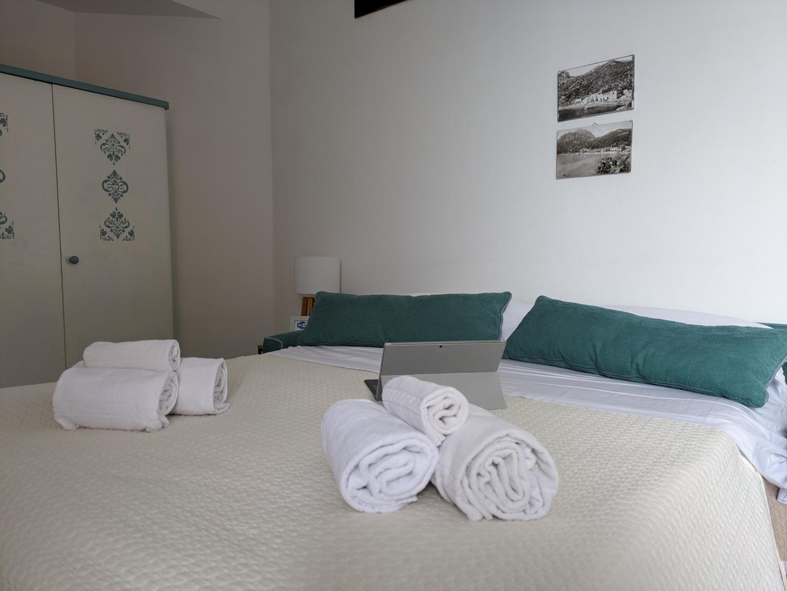 One-Bedroom Apartment with Sea View