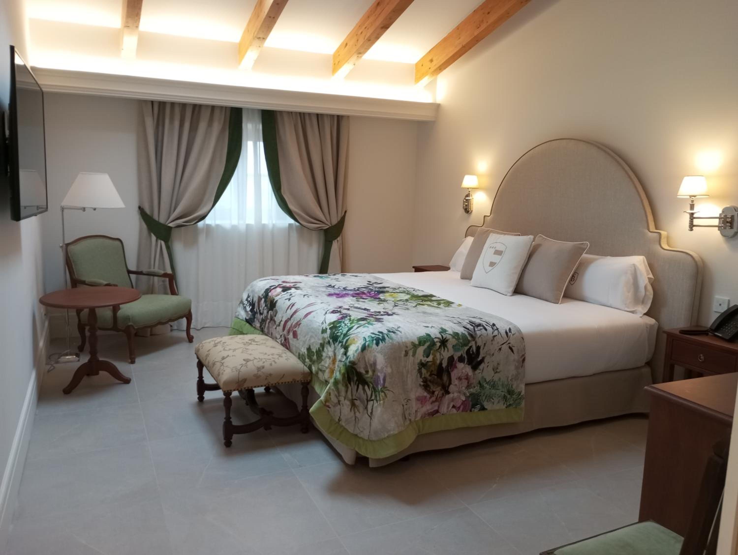 Deluxe Double Room photo 2