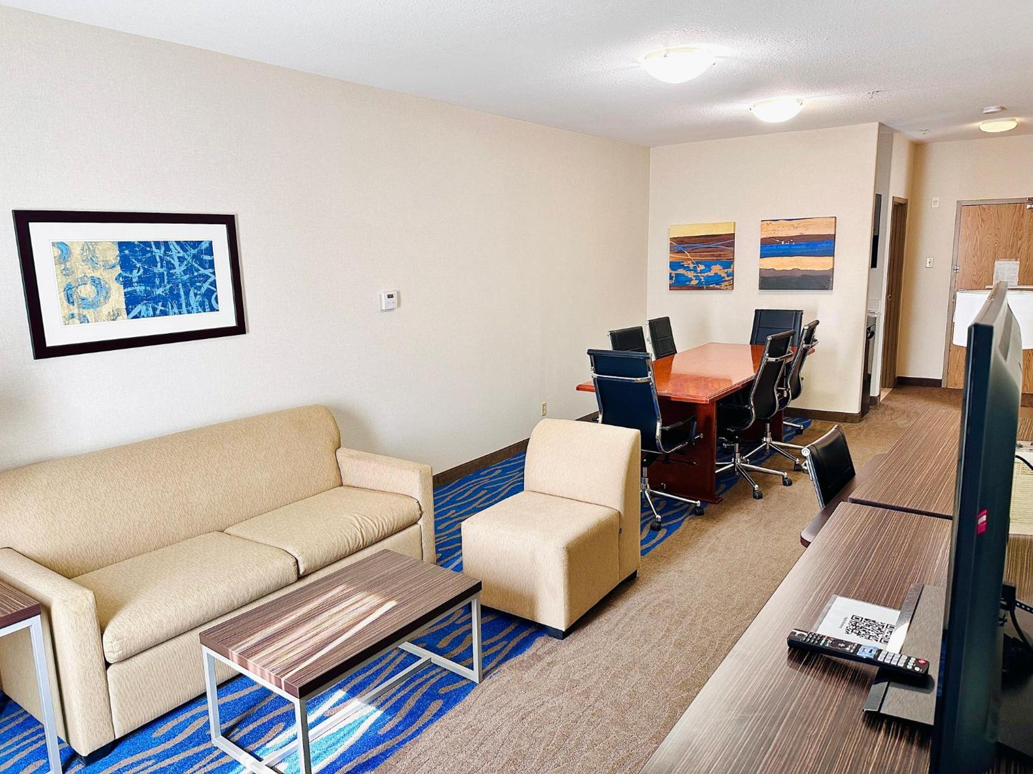 One-Bedroom King Suite - Photo 1