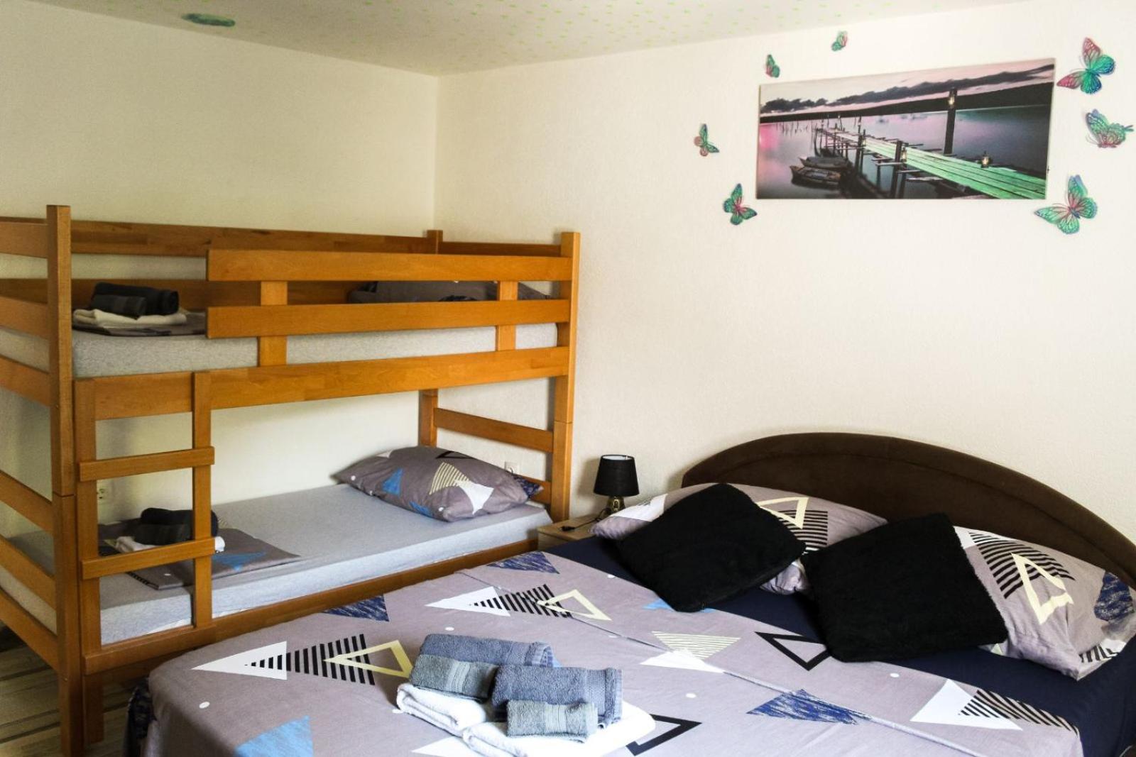 Apartment photo 2