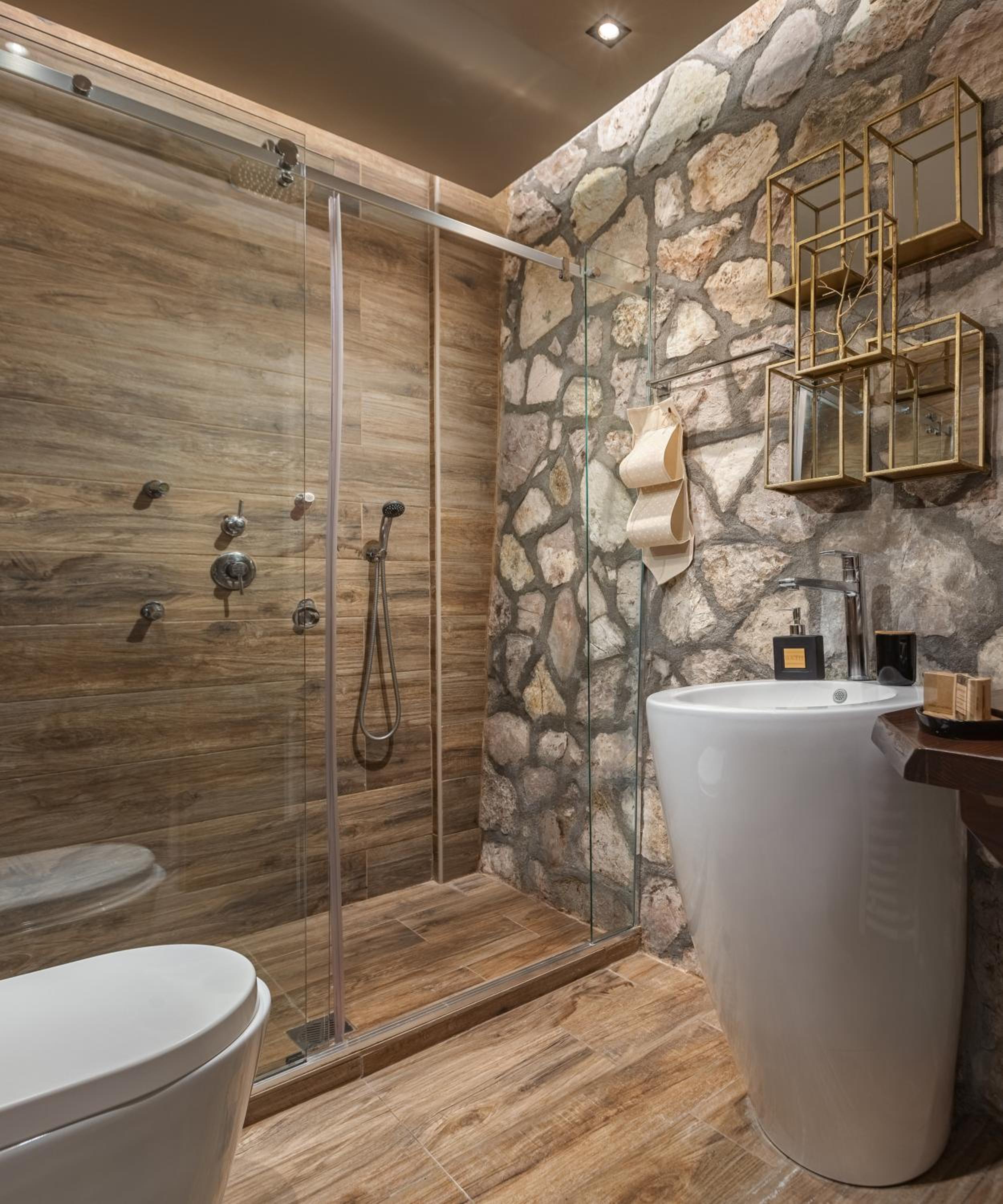 Deluxe Suite - Photo 5