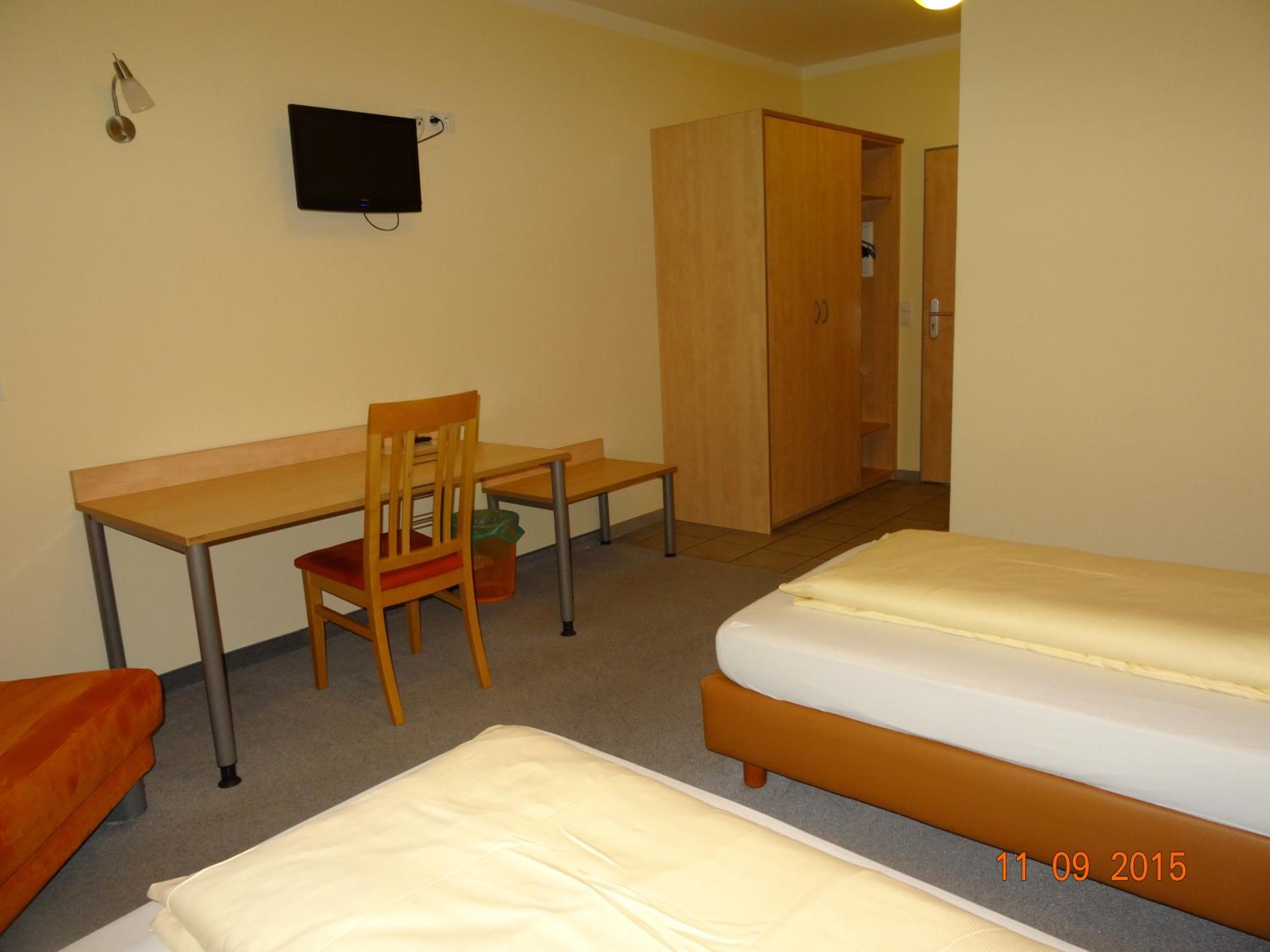 Twin Room with Bathroom photo 2