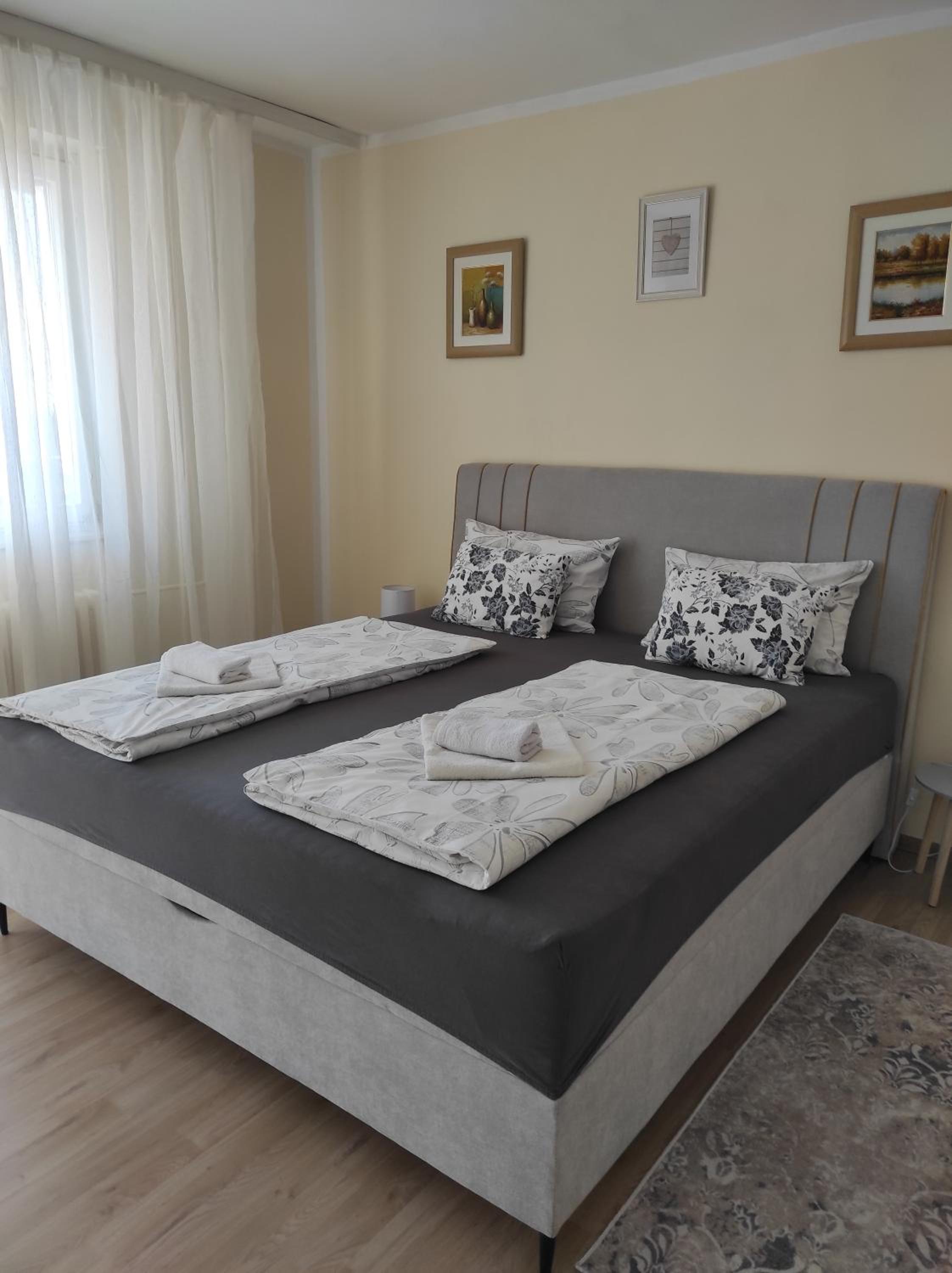 One-Bedroom Apartment - Photo 9