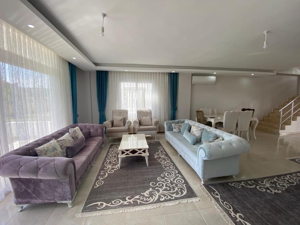 Villa photo 3