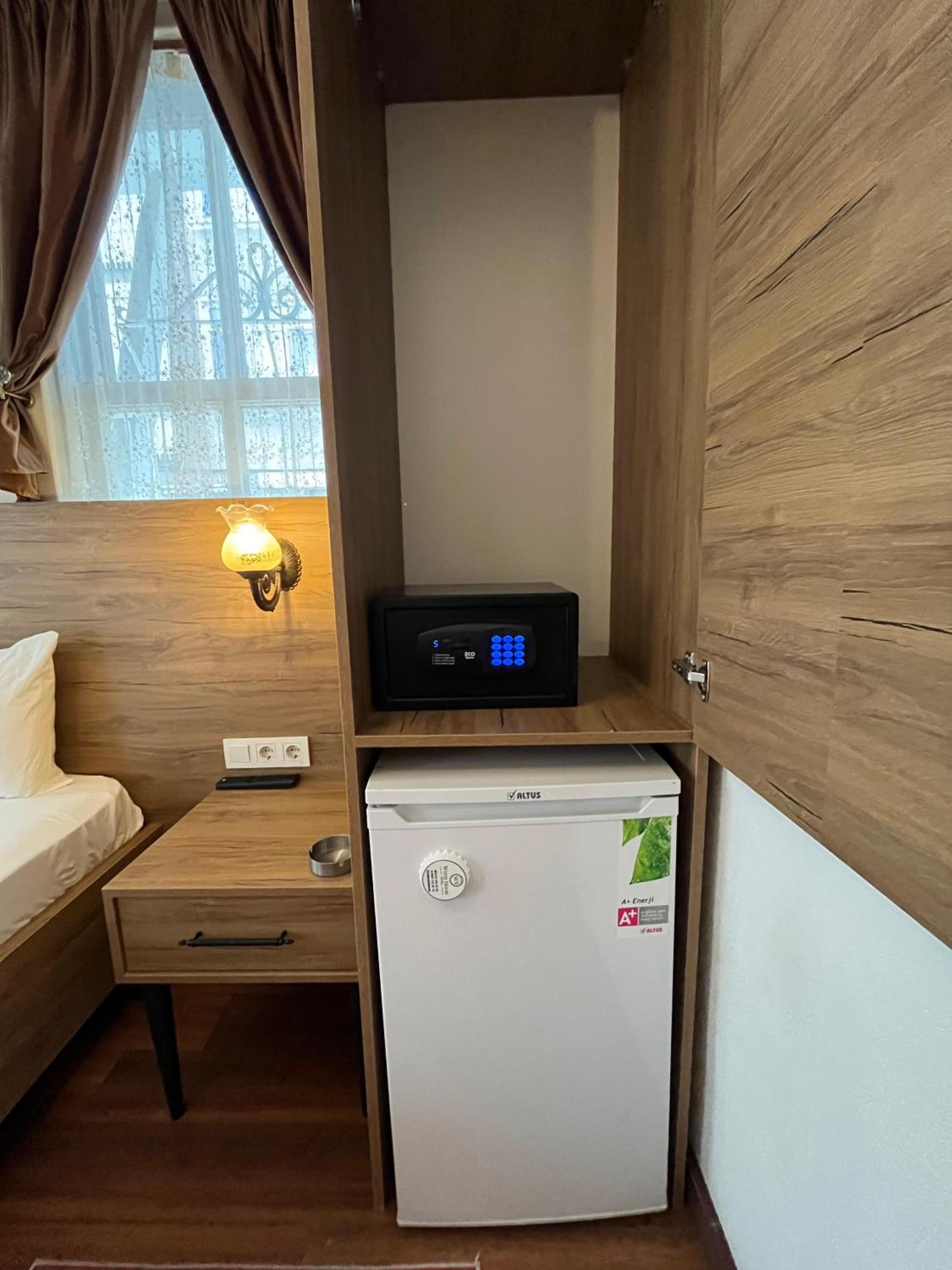 Standard Double Room photo 3