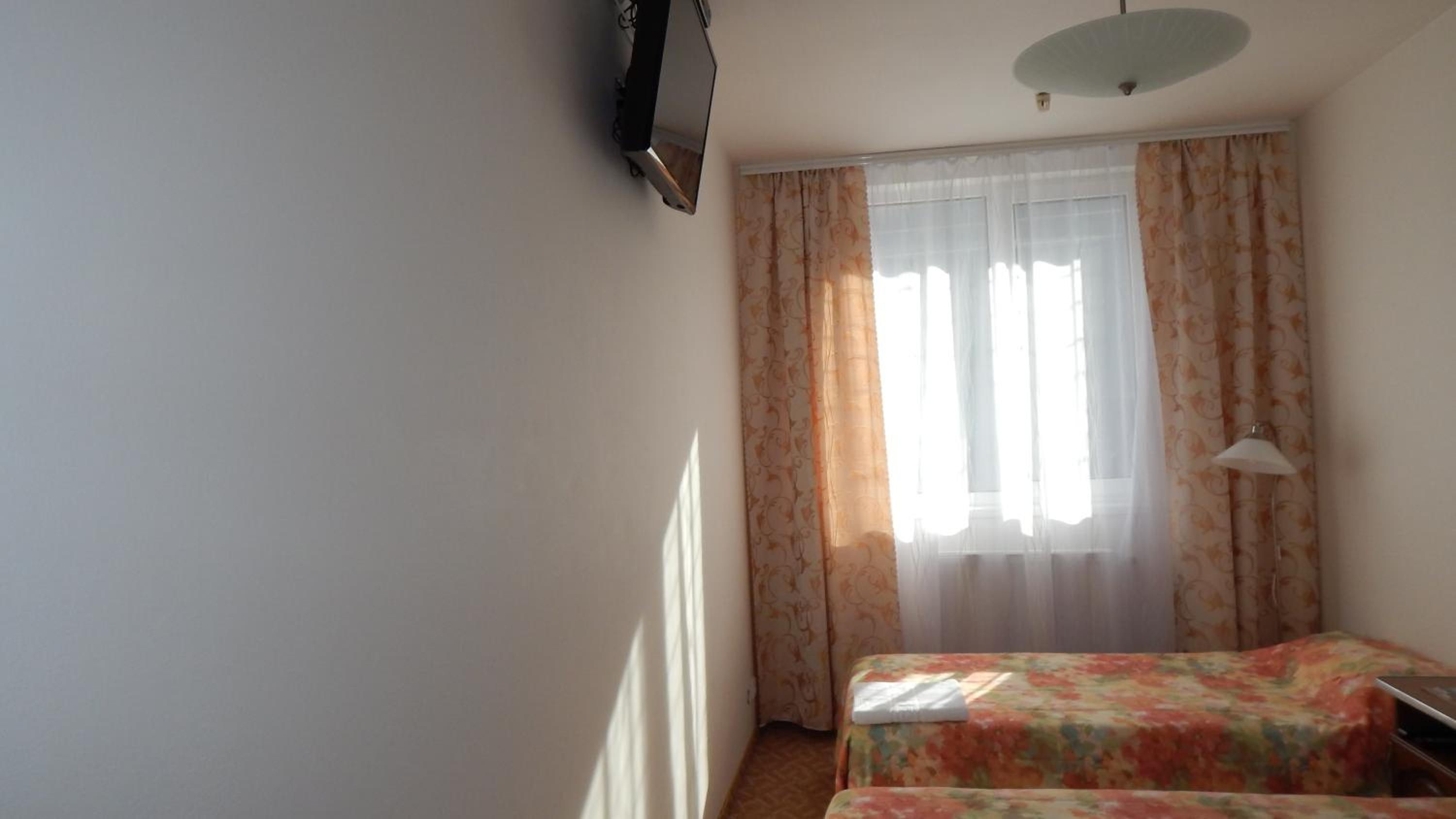 Standard Twin Room photo 2