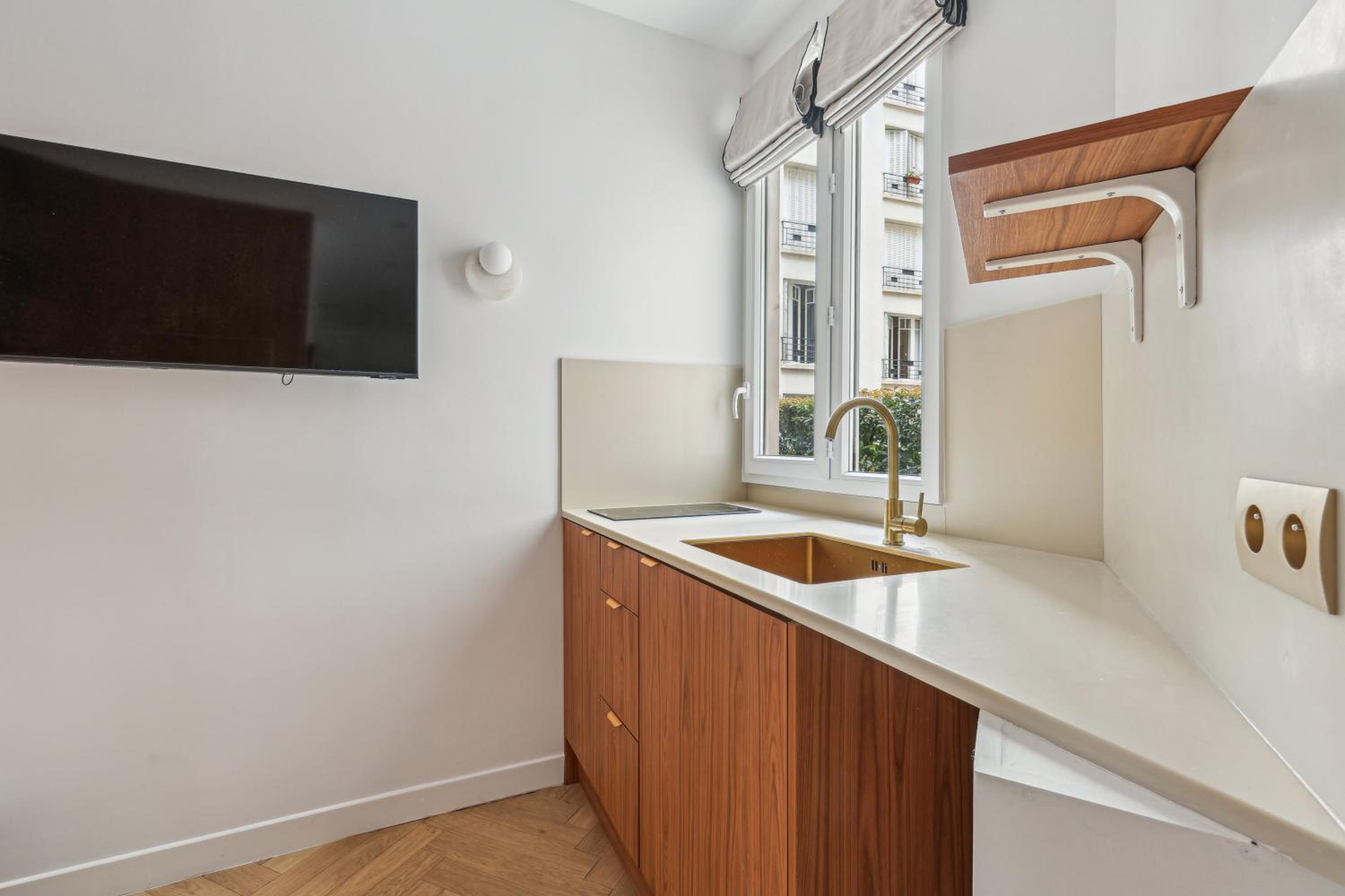One-Bedroom Apartment photo 3