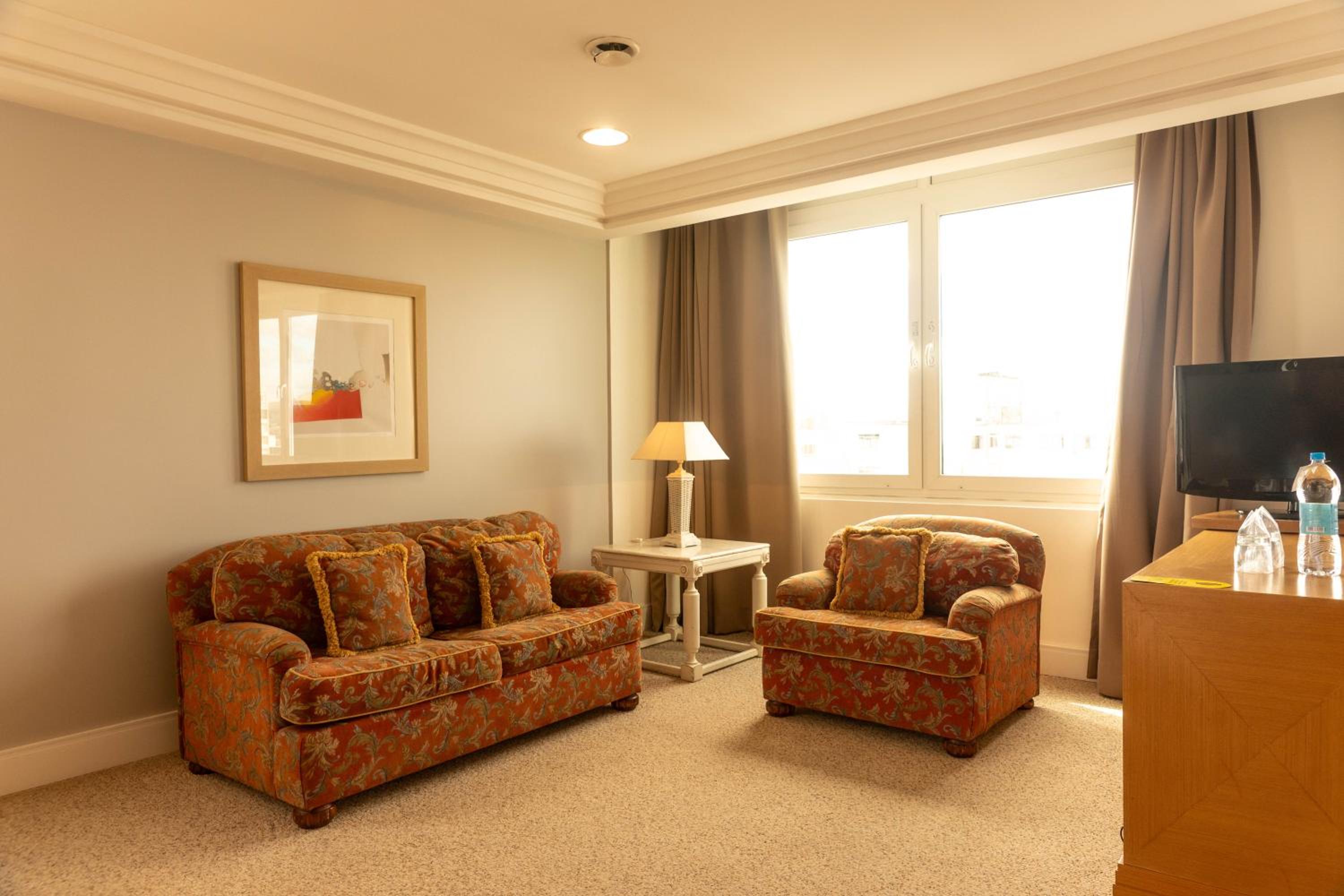 Executive Suite with Double Bed - Photo 25