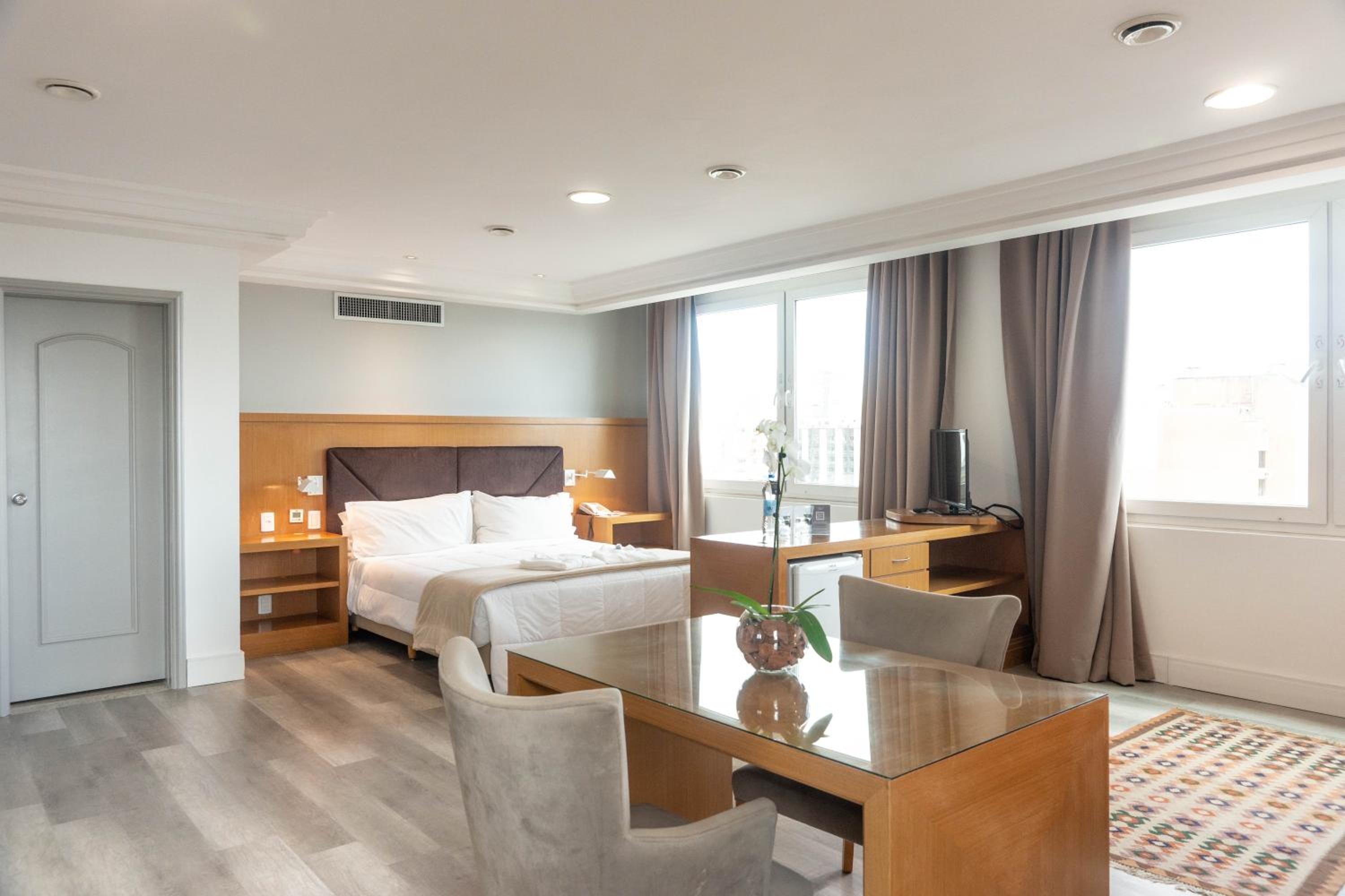 Executive Suite with Double Bed - Photo 21