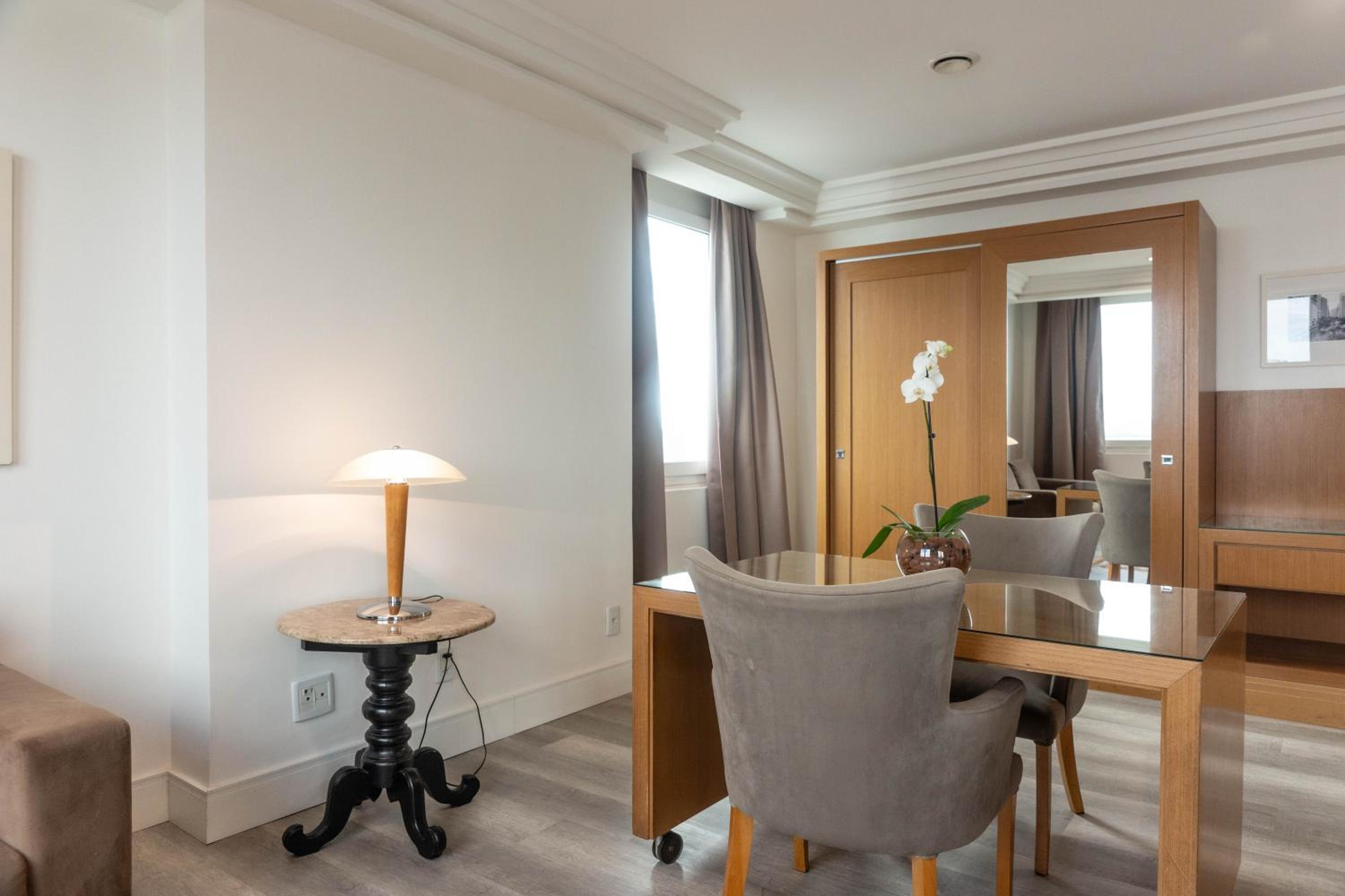 Executive Suite with Double Bed - Photo 22