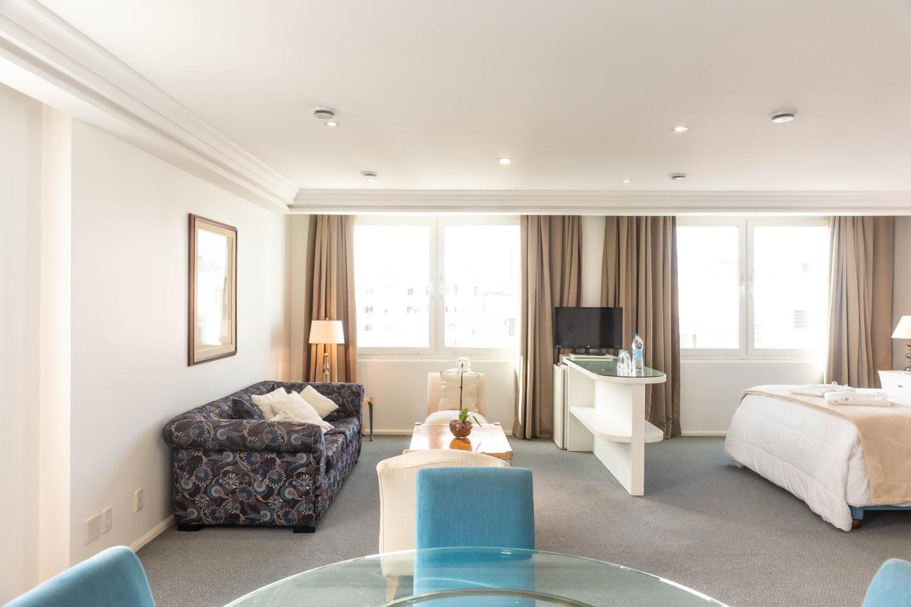 Executive Suite with Double Bed - Photo 12