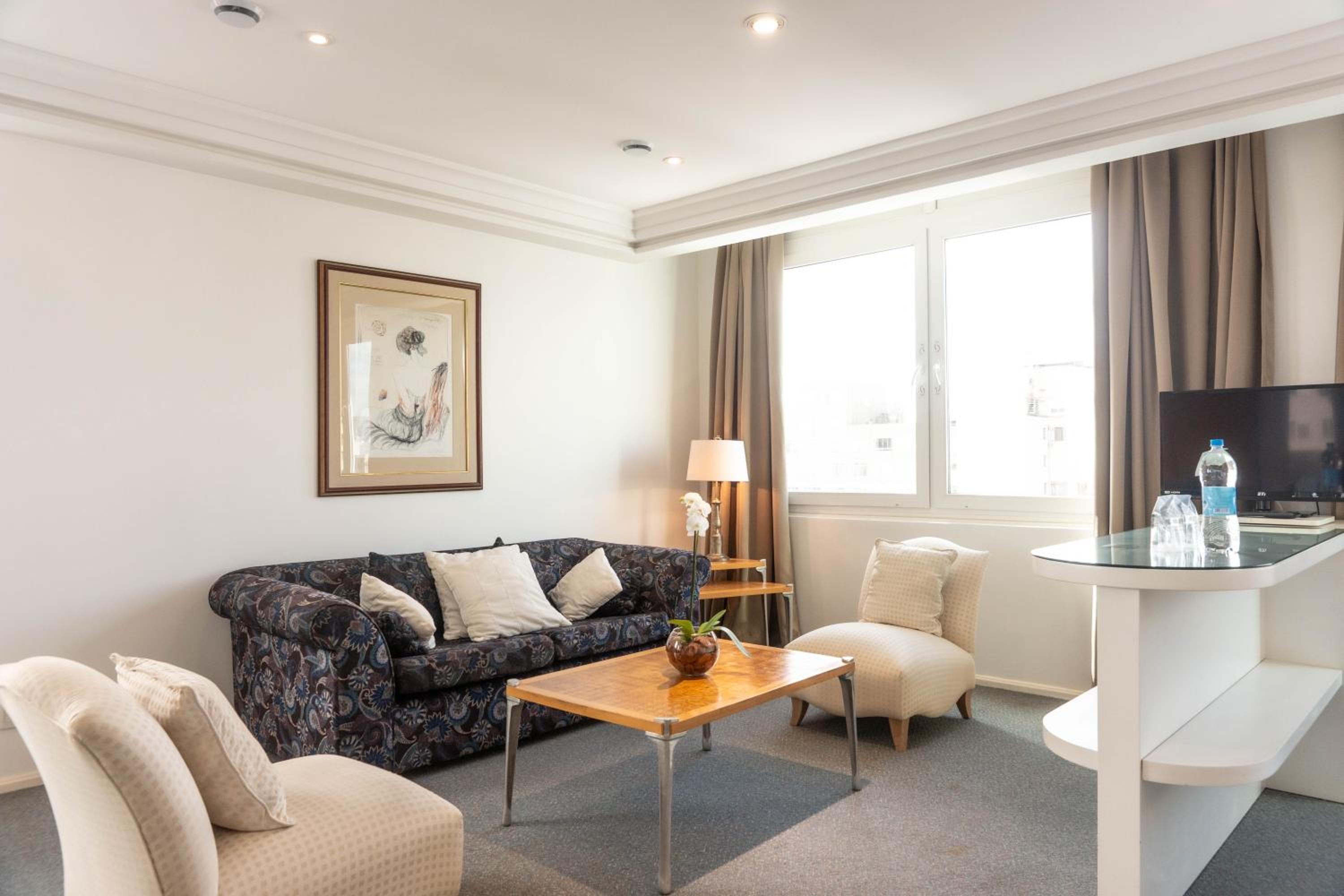 Executive Suite with Double Bed - Photo 40