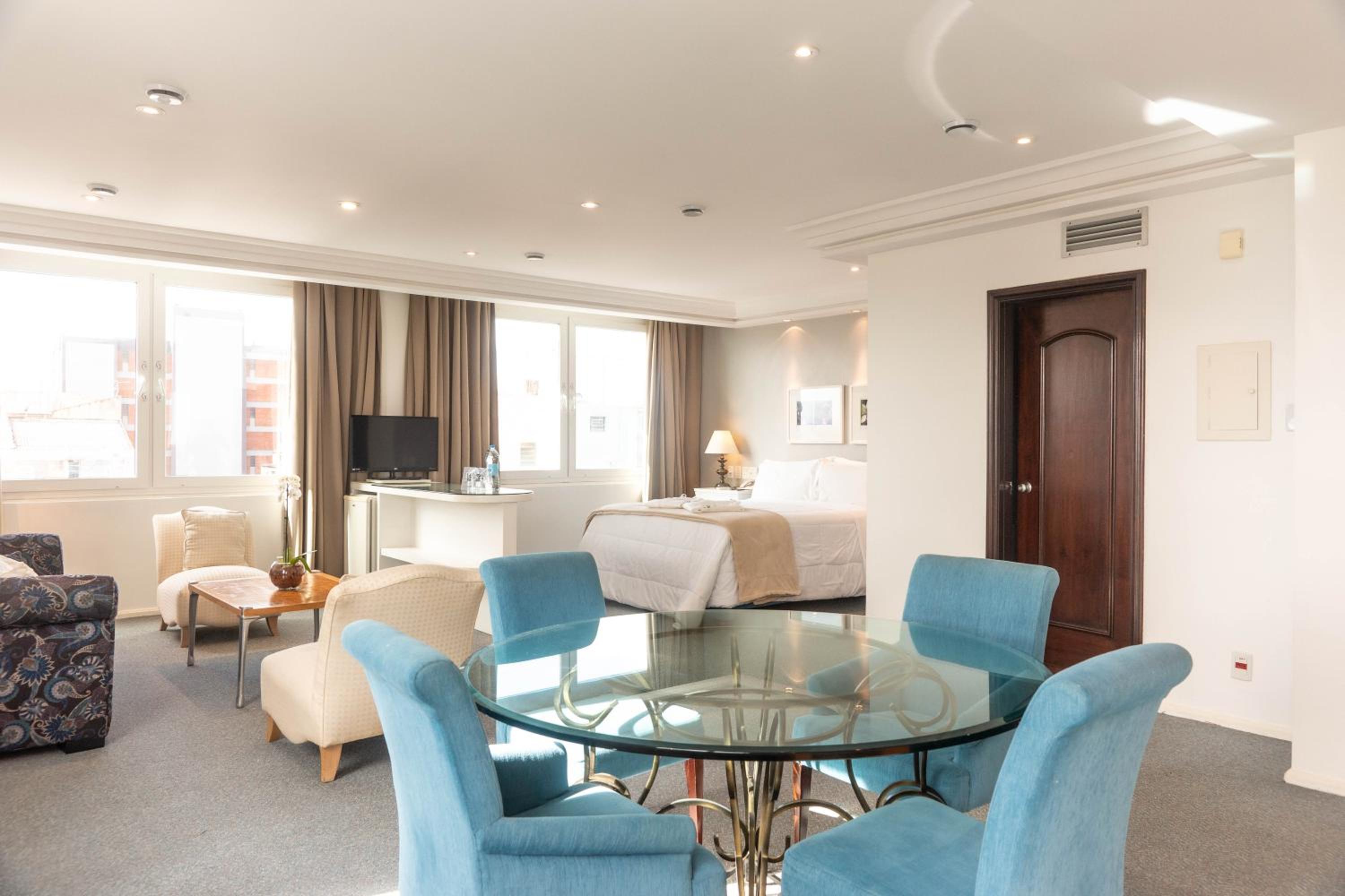Executive Suite with Double Bed - Photo 42