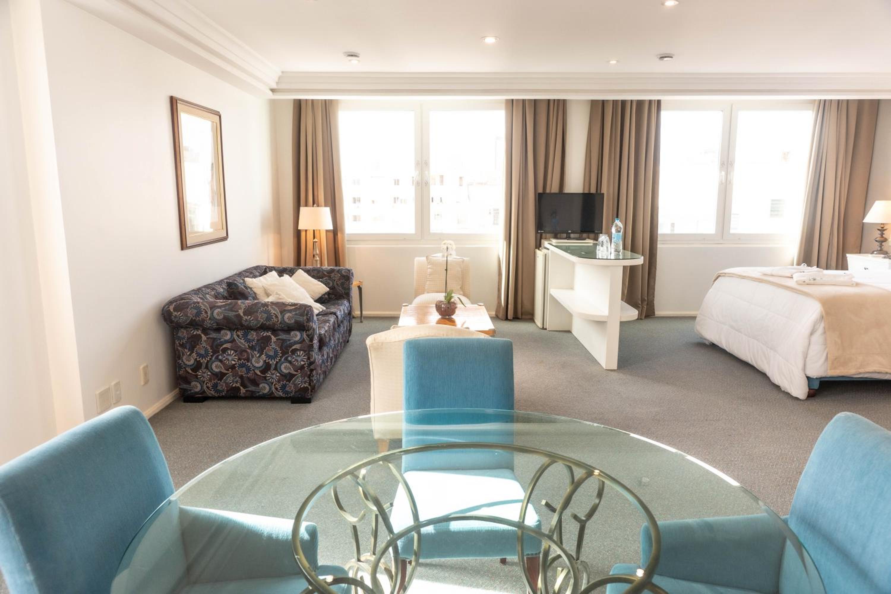Executive Suite with Double Bed - Photo 6