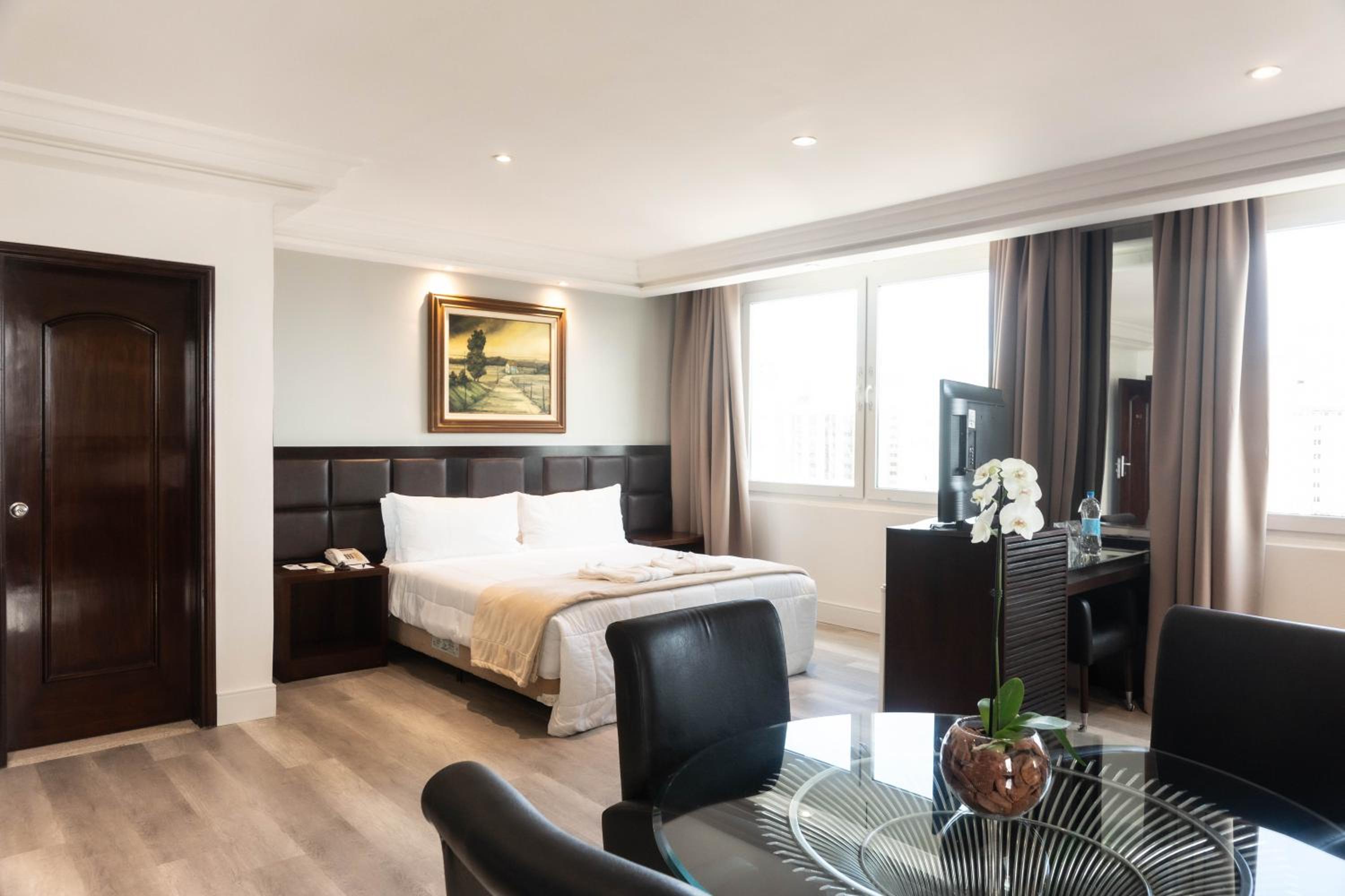 Executive Suite with Double Bed - Photo 36