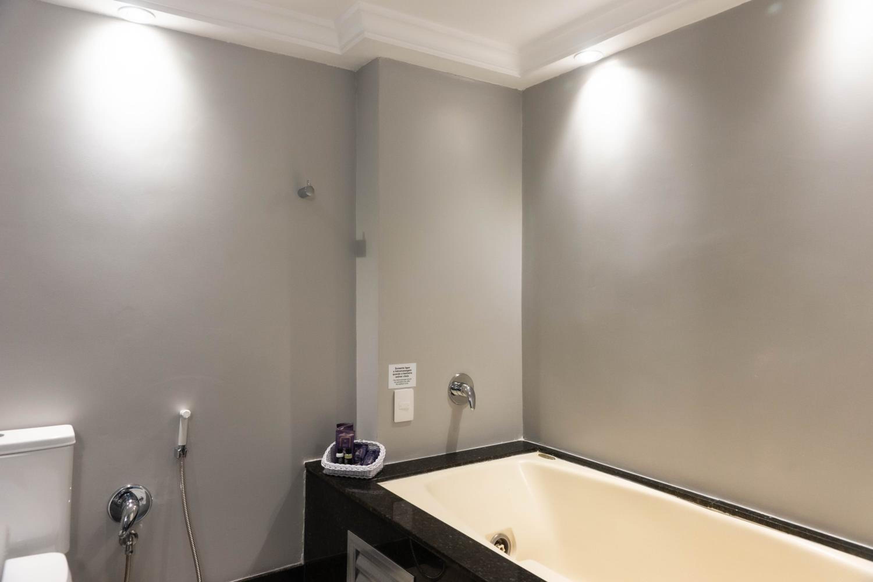 Executive Suite with Double Bed - Photo 38